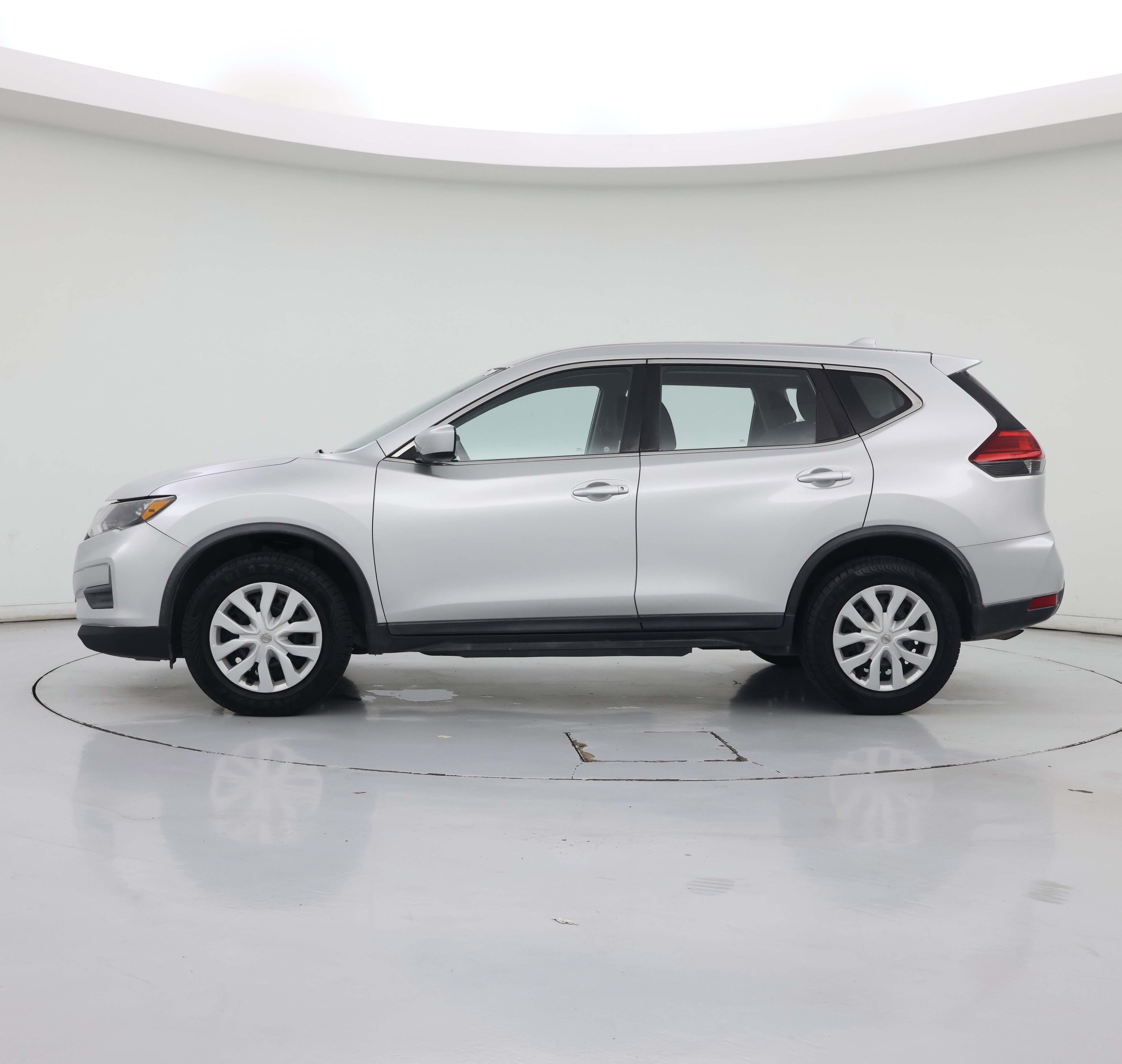 Thumbnail: 2017 Nissan Rogue - 3