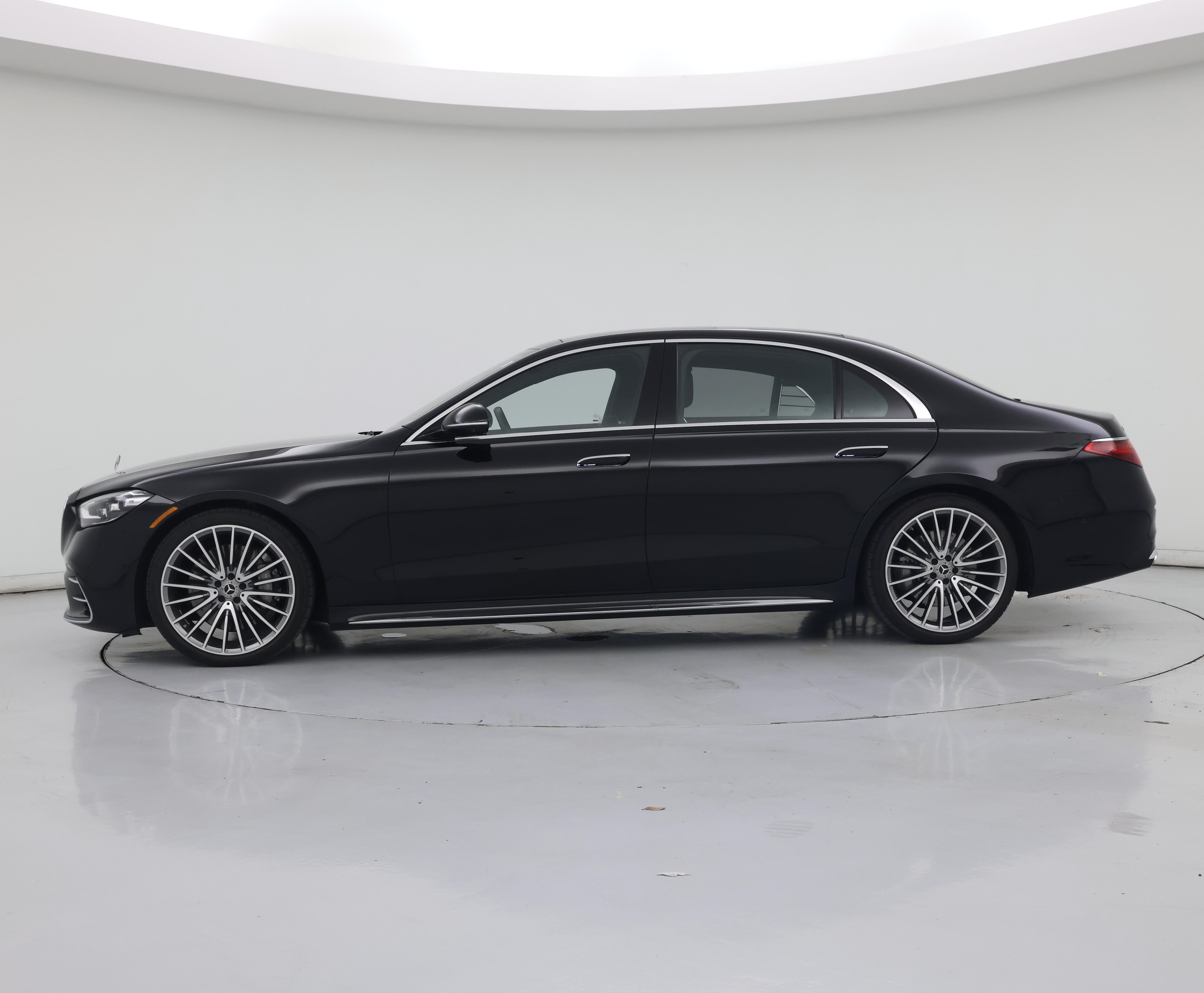 Thumbnail: 2022 Mercedes-Benz S-Class - 3