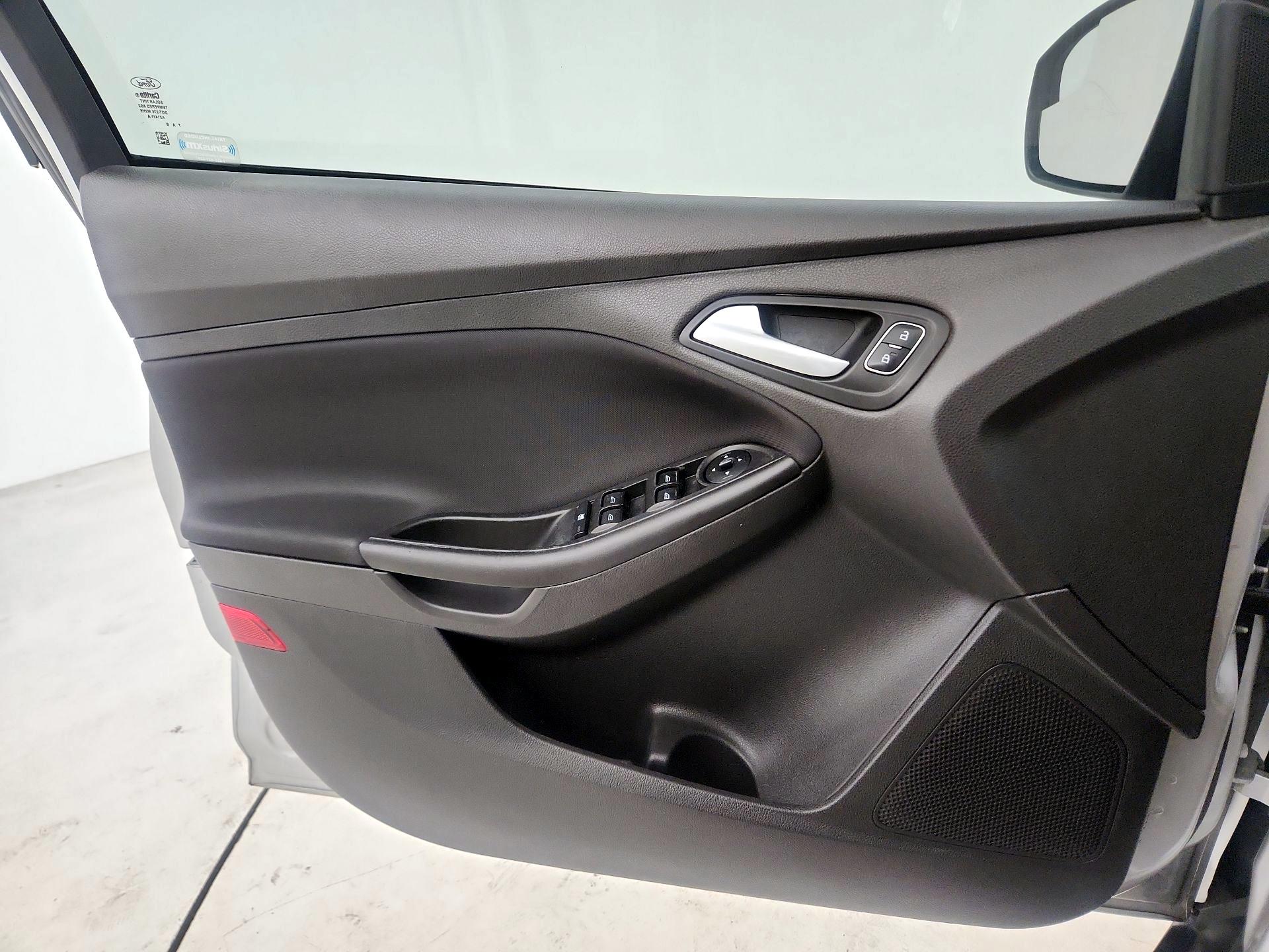 Thumbnail: 2017 Ford Focus - 10