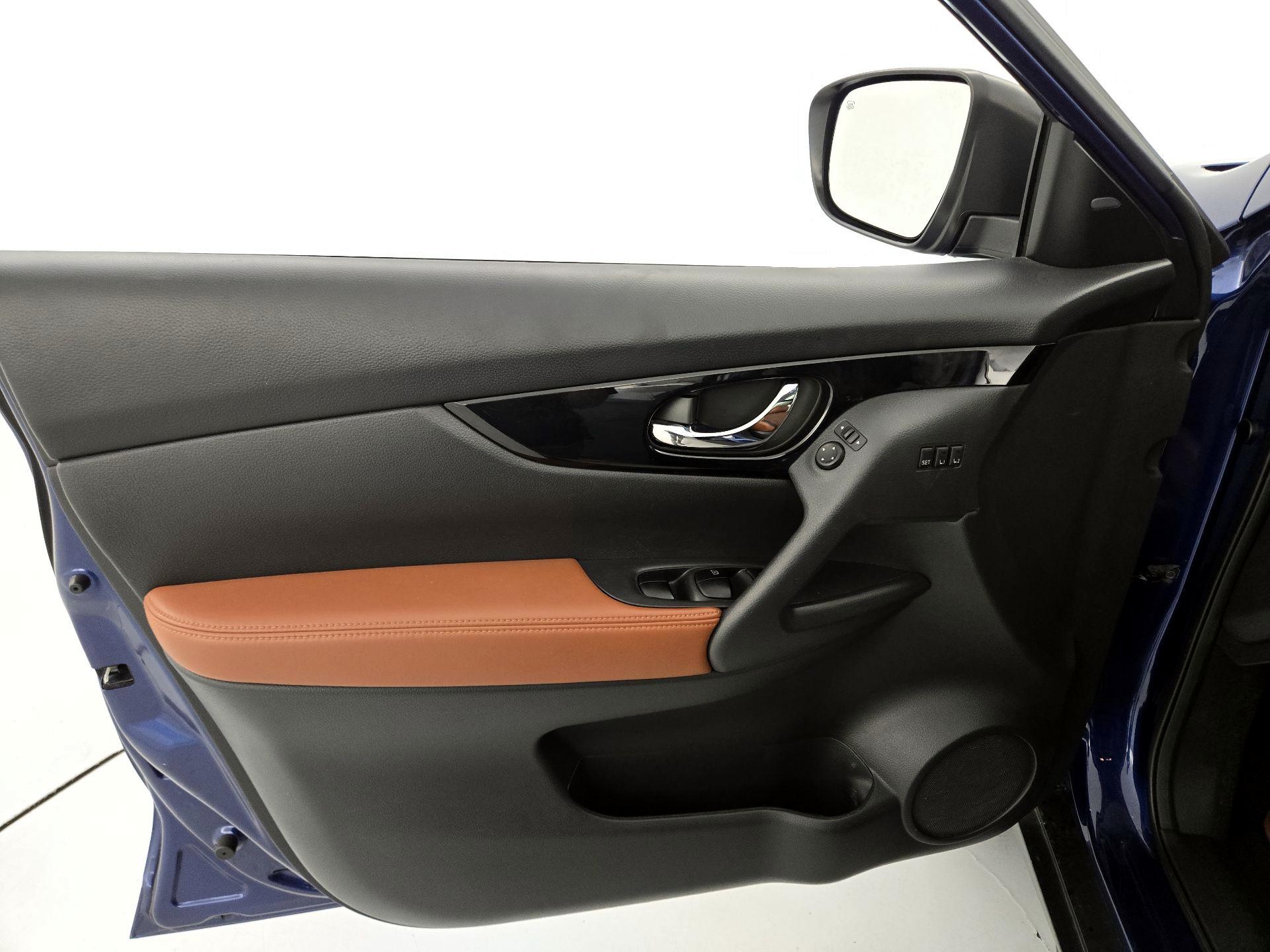 Thumbnail: 2019 Nissan Rogue - 20
