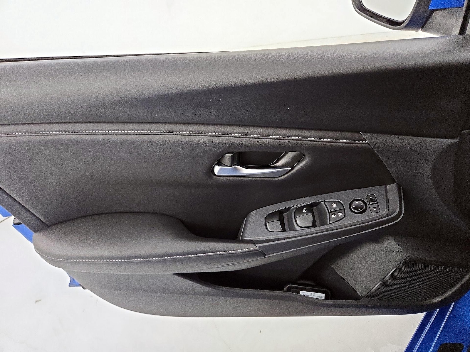 2025 Nissan Sentra SV - Photo 13