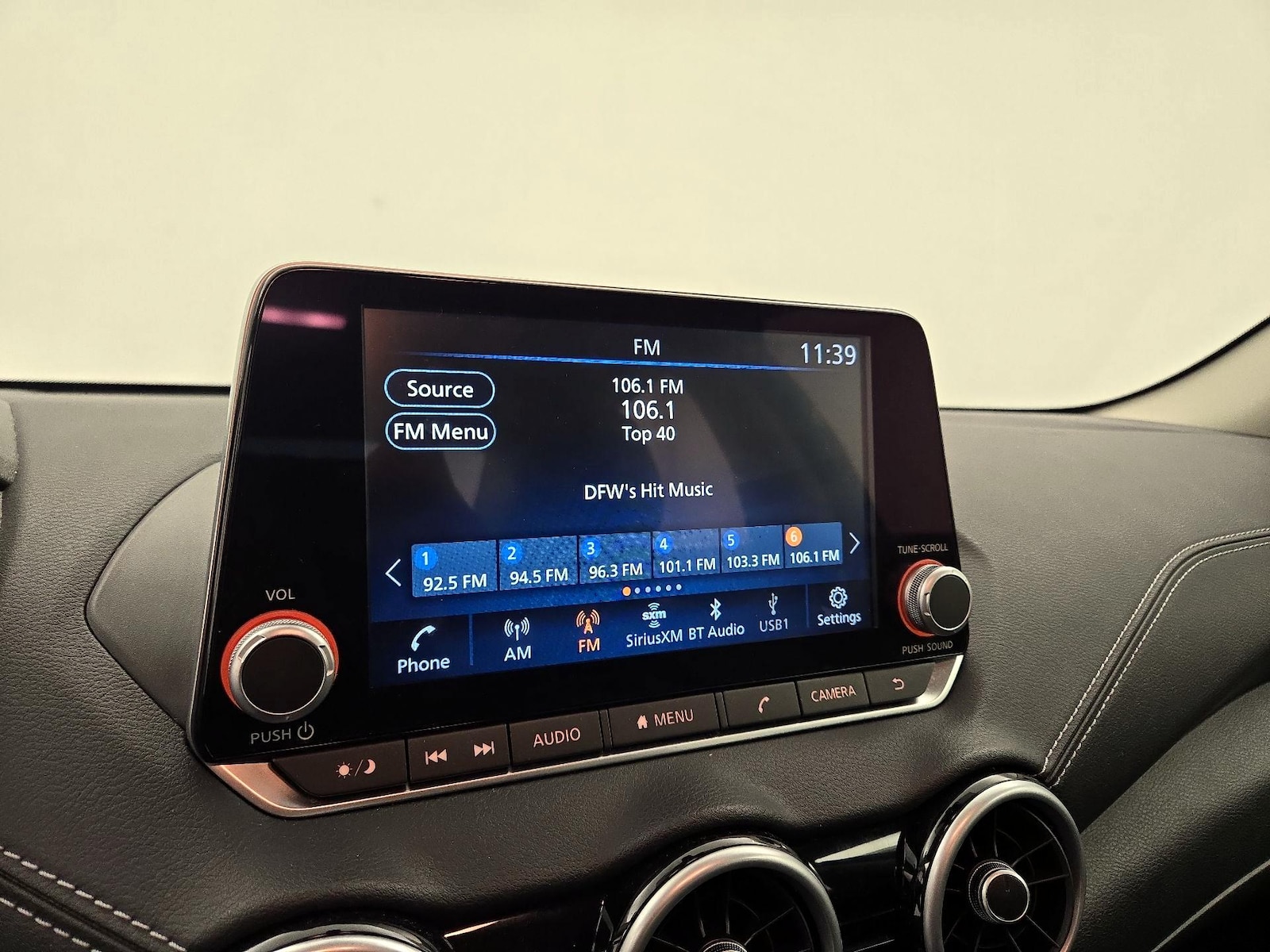 2025 Nissan Sentra SV - Photo 16