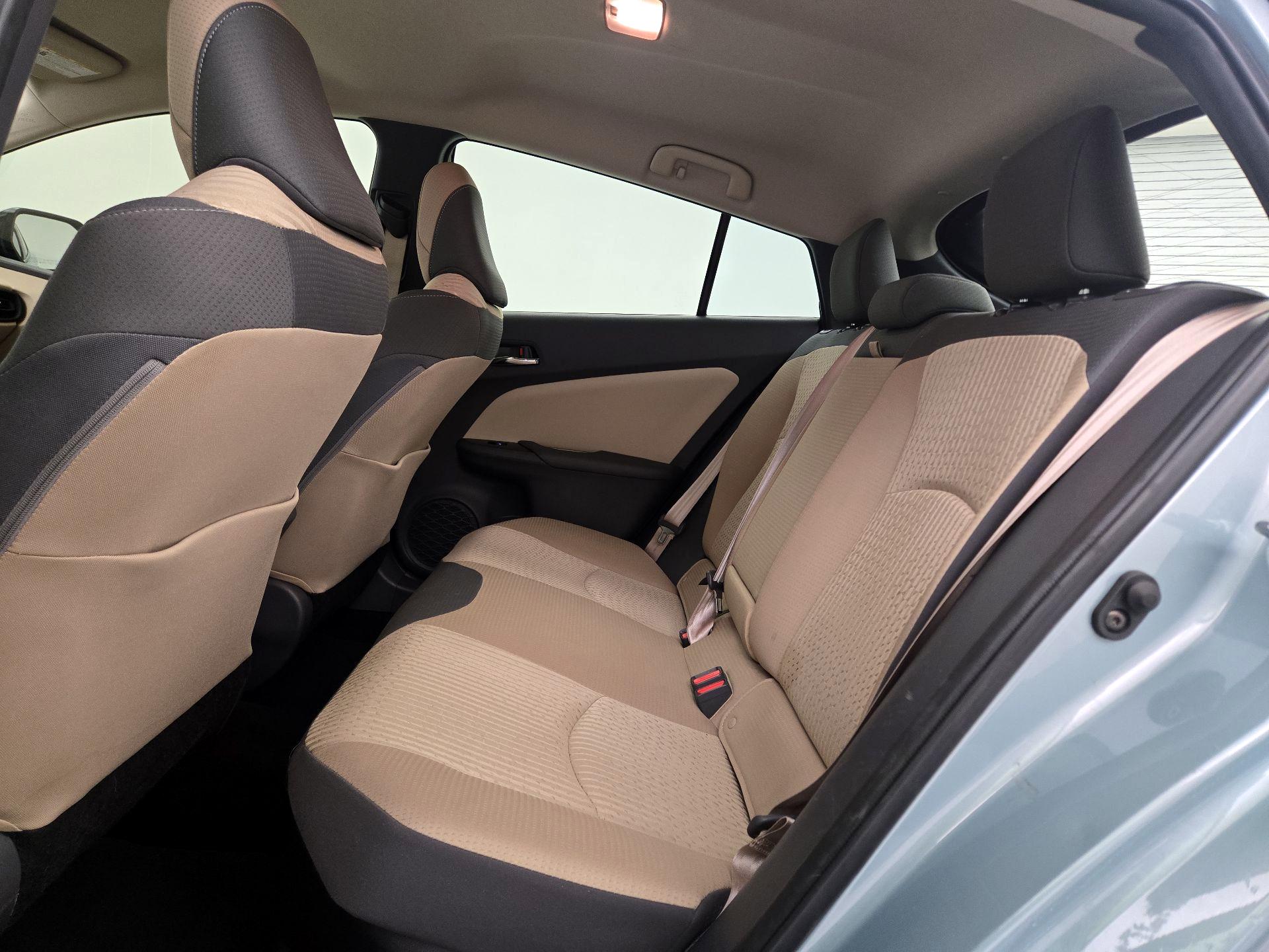 Thumbnail: 2018 Toyota Prius - 18