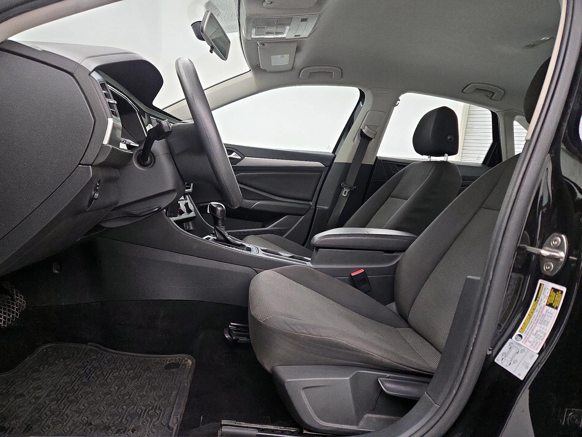 Thumbnail: 2019 Volkswagen Jetta - 11