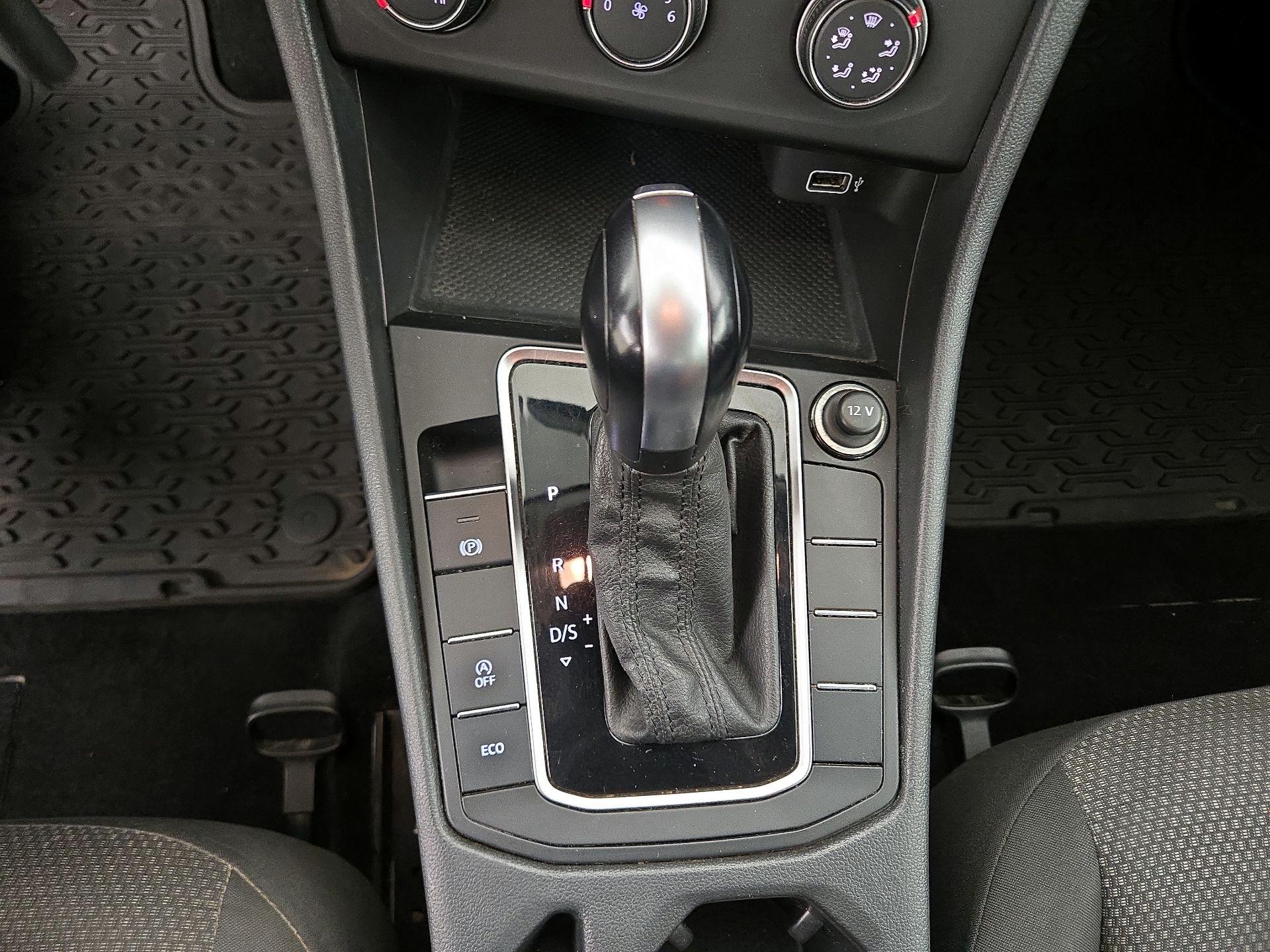 Thumbnail: 2019 Volkswagen Jetta - 17