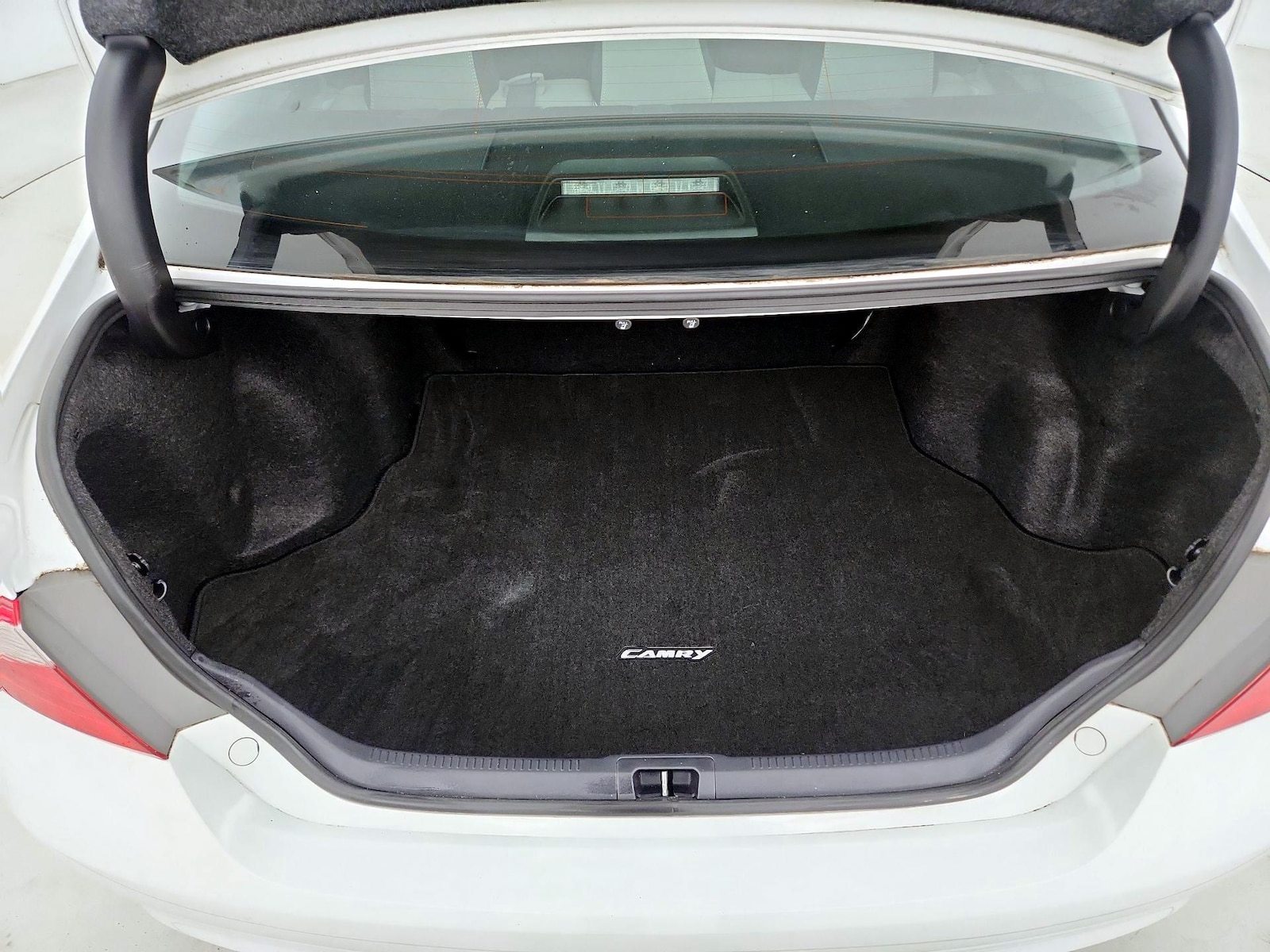 2017 Toyota Camry SE - Photo 21