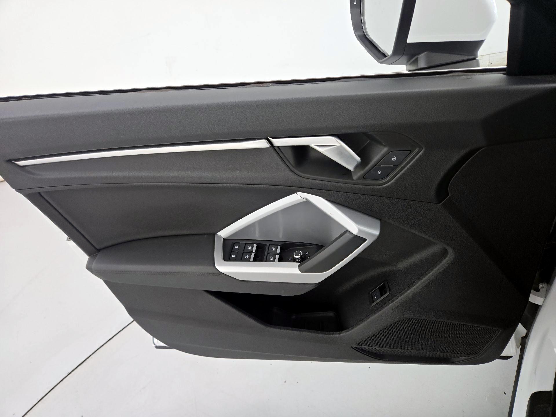 Thumbnail: 2022 Audi Q3 - 12