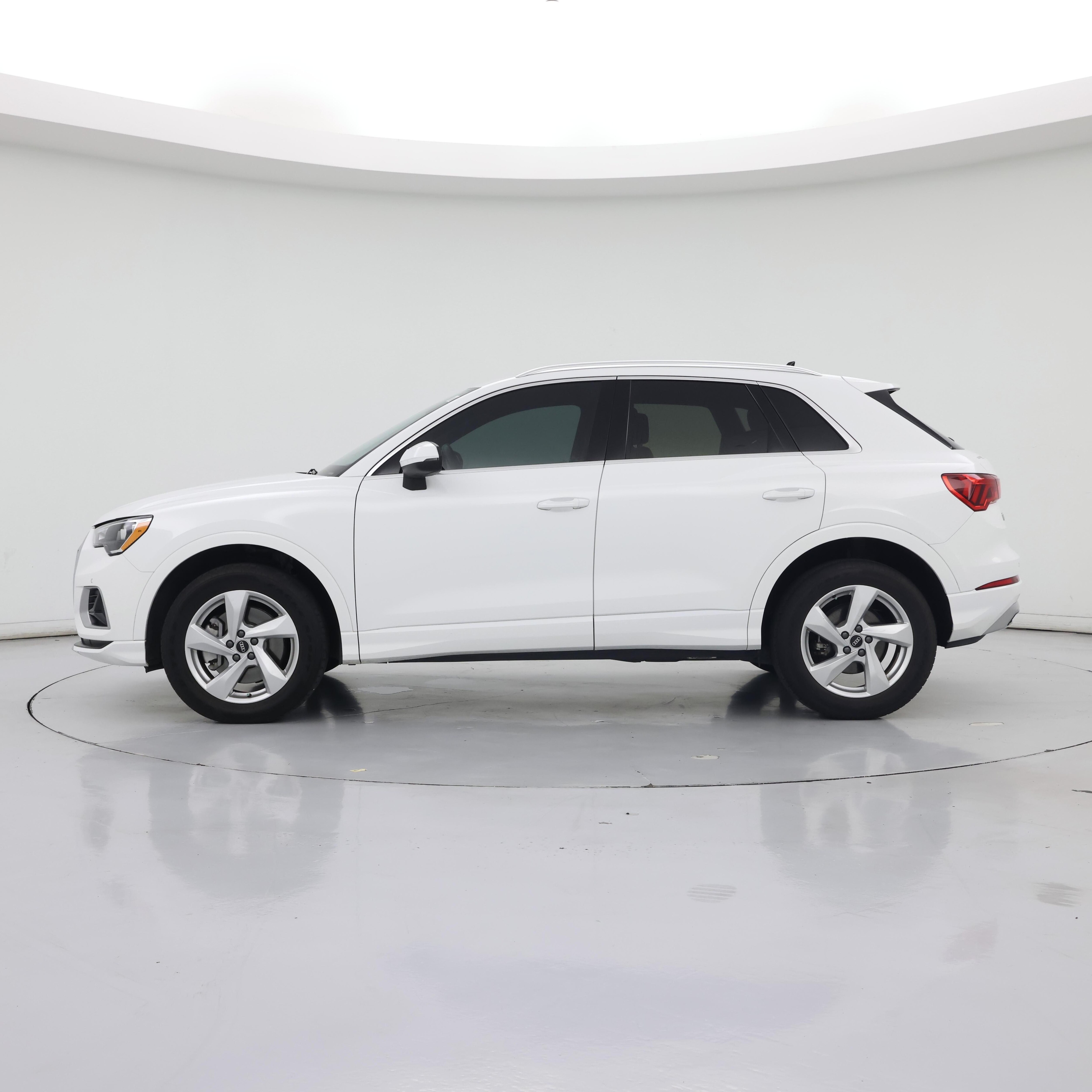 Thumbnail: 2022 Audi Q3 - 3