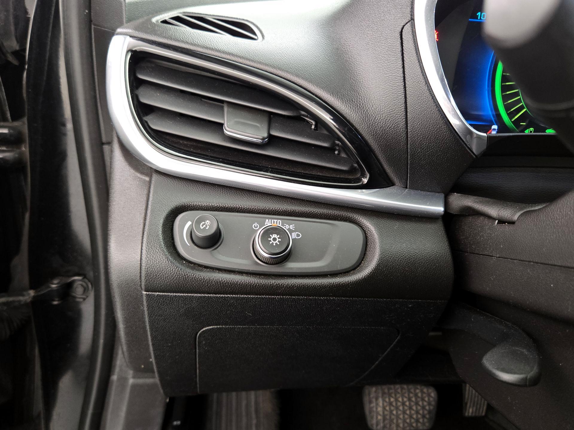 Thumbnail: 2017 Chevrolet Volt - 13