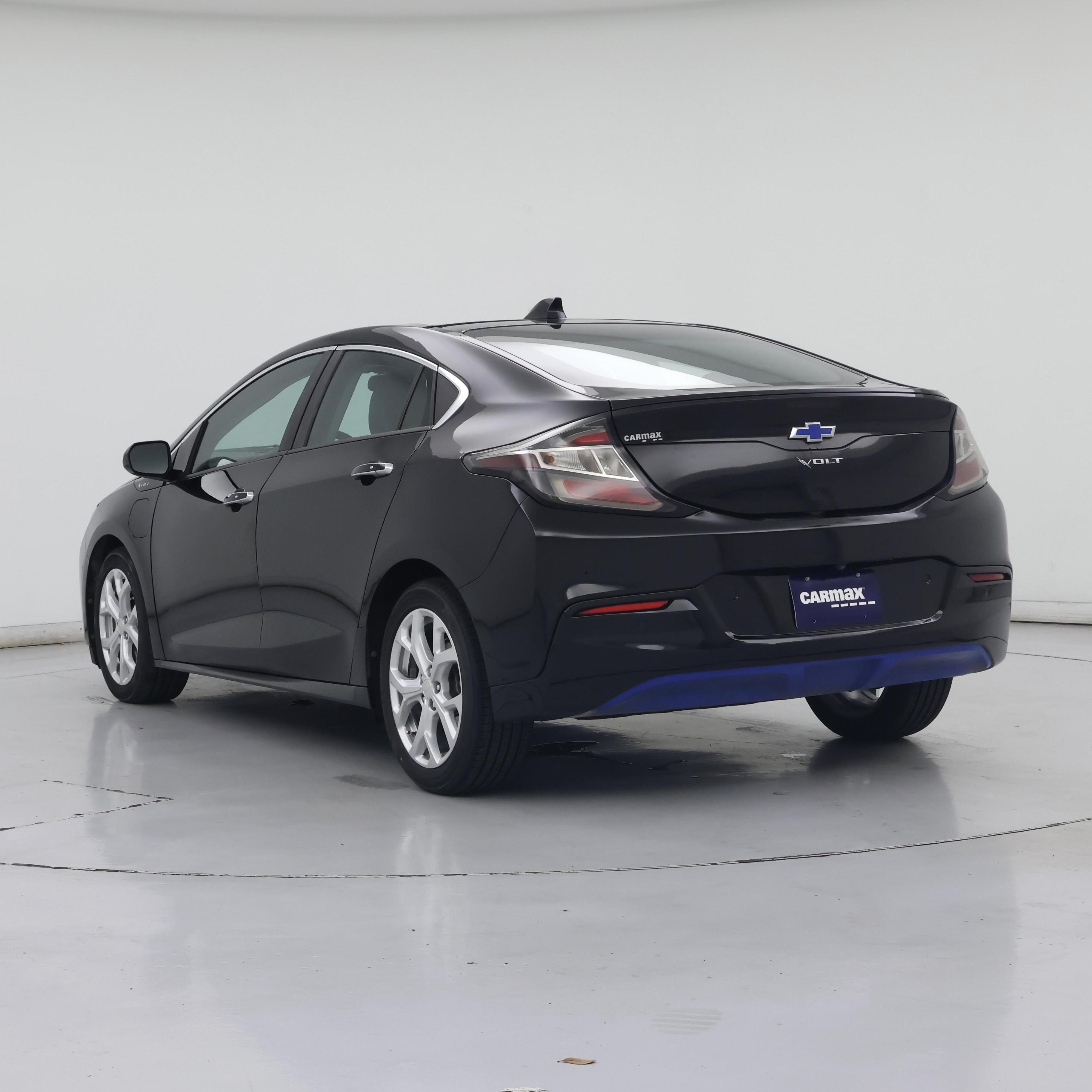Thumbnail: 2017 Chevrolet Volt - 2