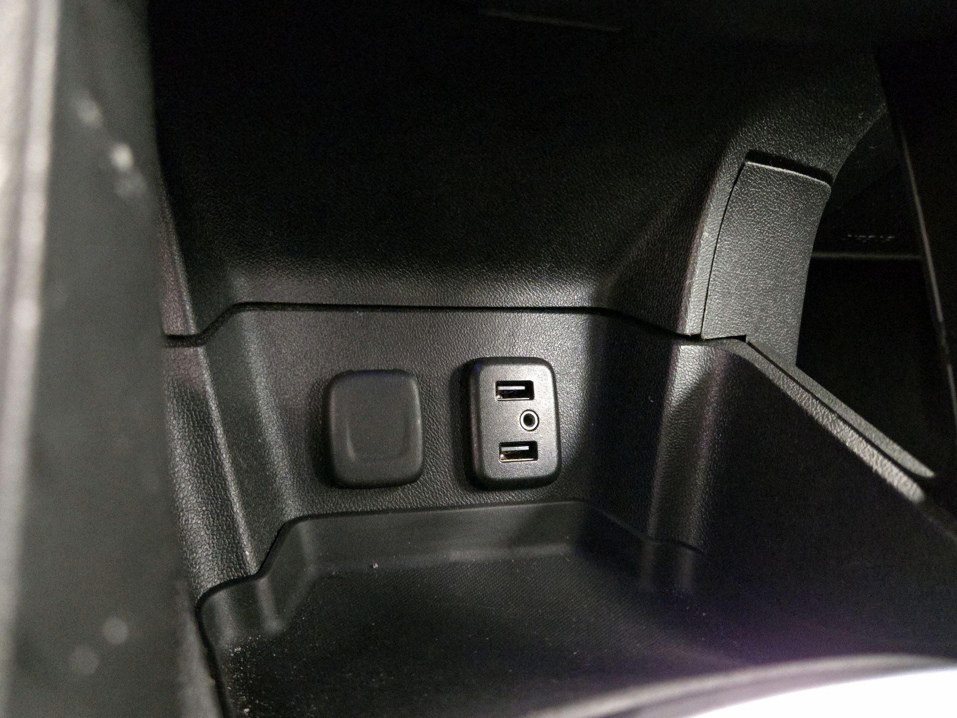 Thumbnail: 2017 Chevrolet Volt - 19