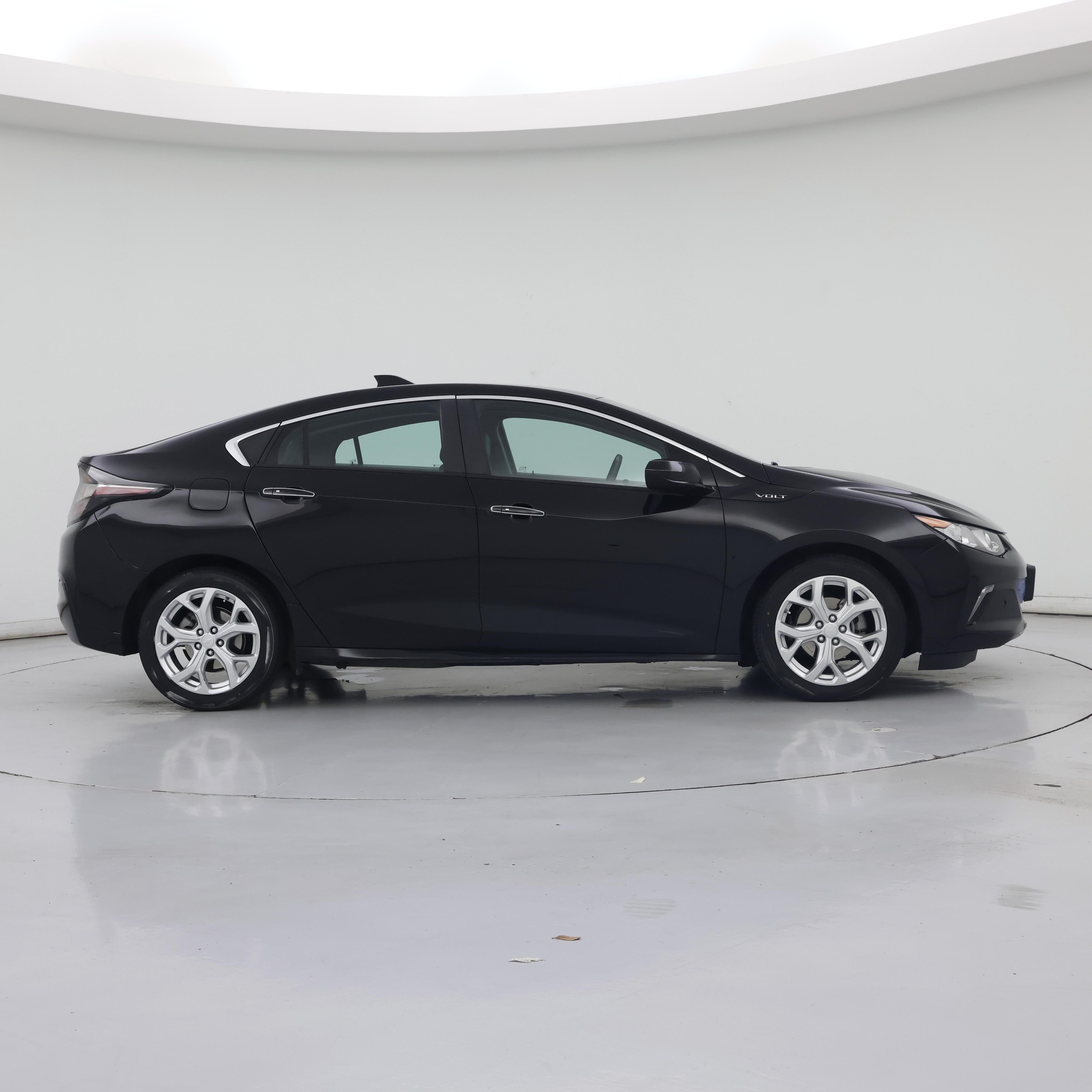 Thumbnail: 2017 Chevrolet Volt - 7