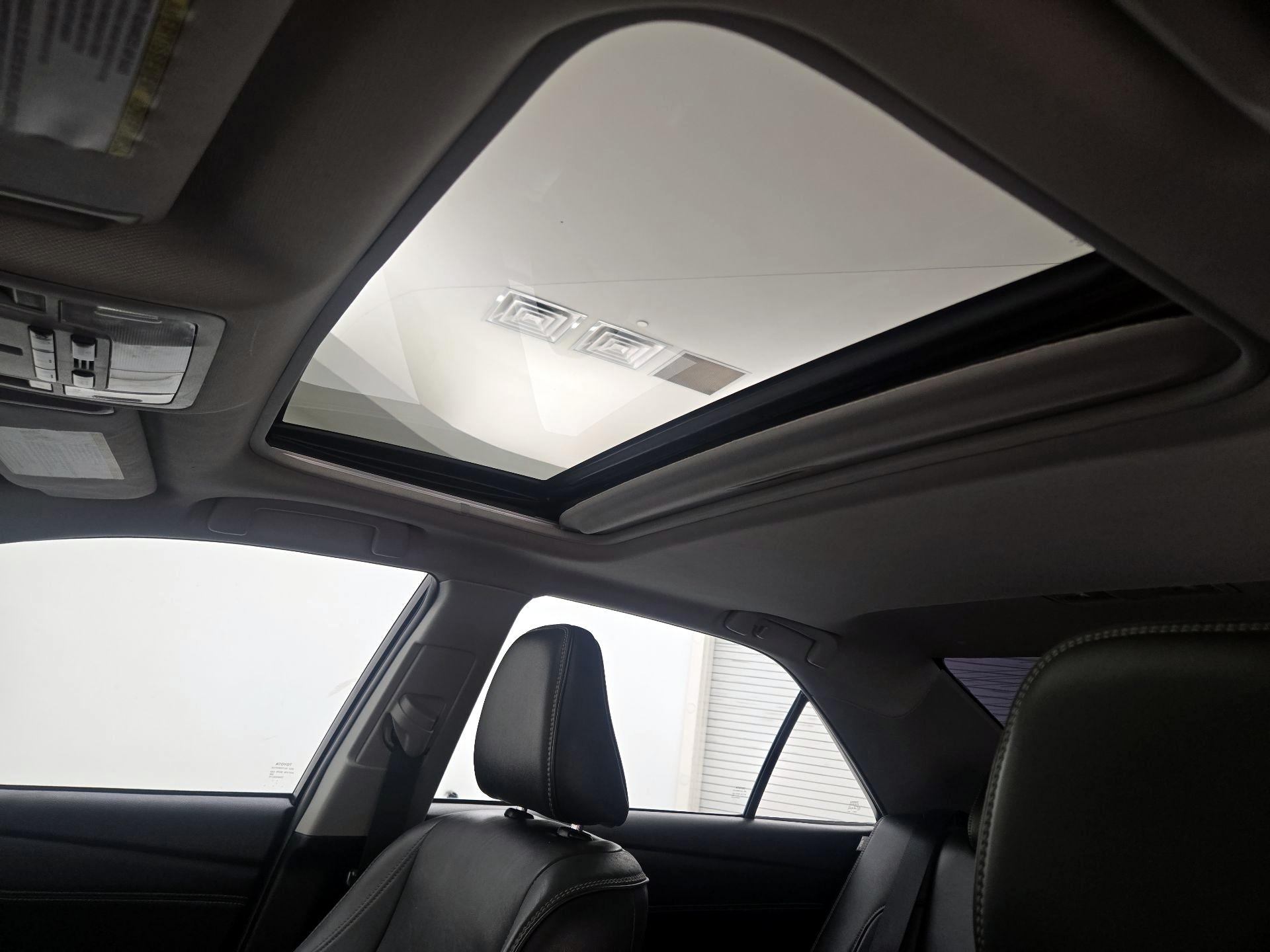 Thumbnail: 2016 Toyota Camry - 19