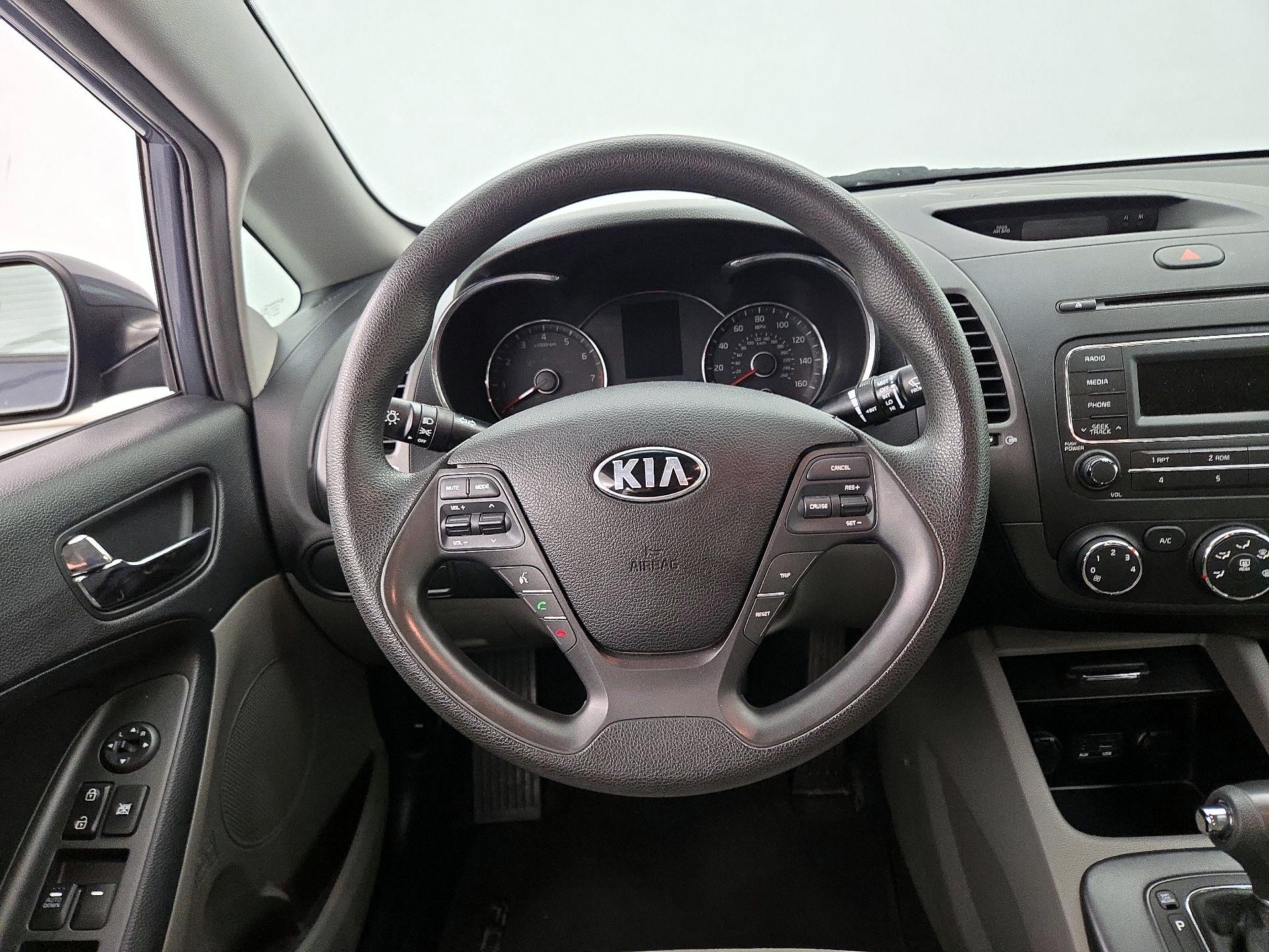 Thumbnail: 2015 Kia Forte - 10