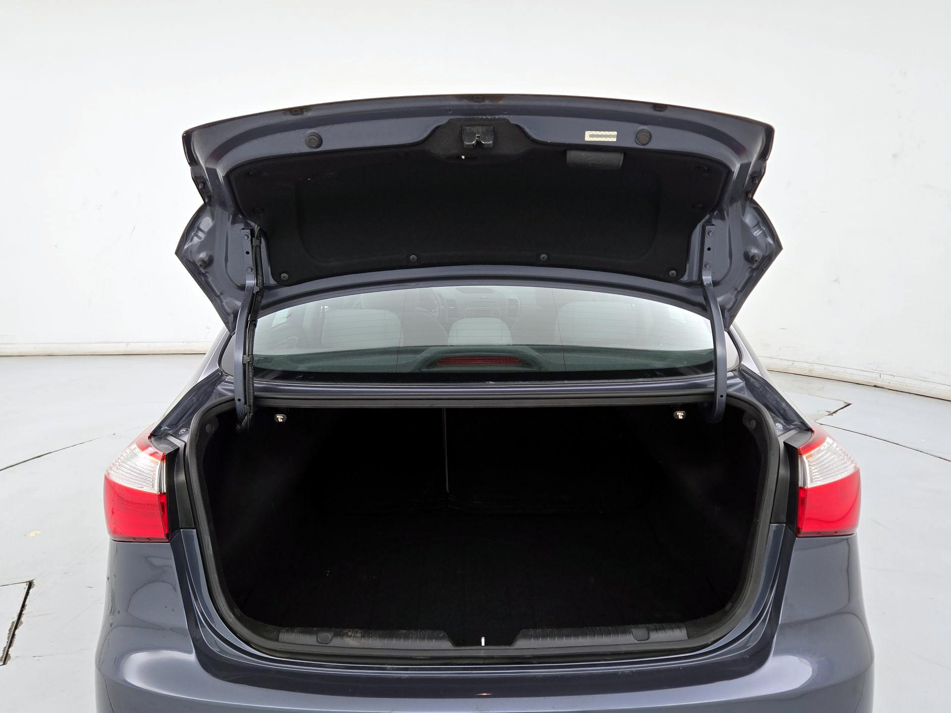 Thumbnail: 2015 Kia Forte - 19