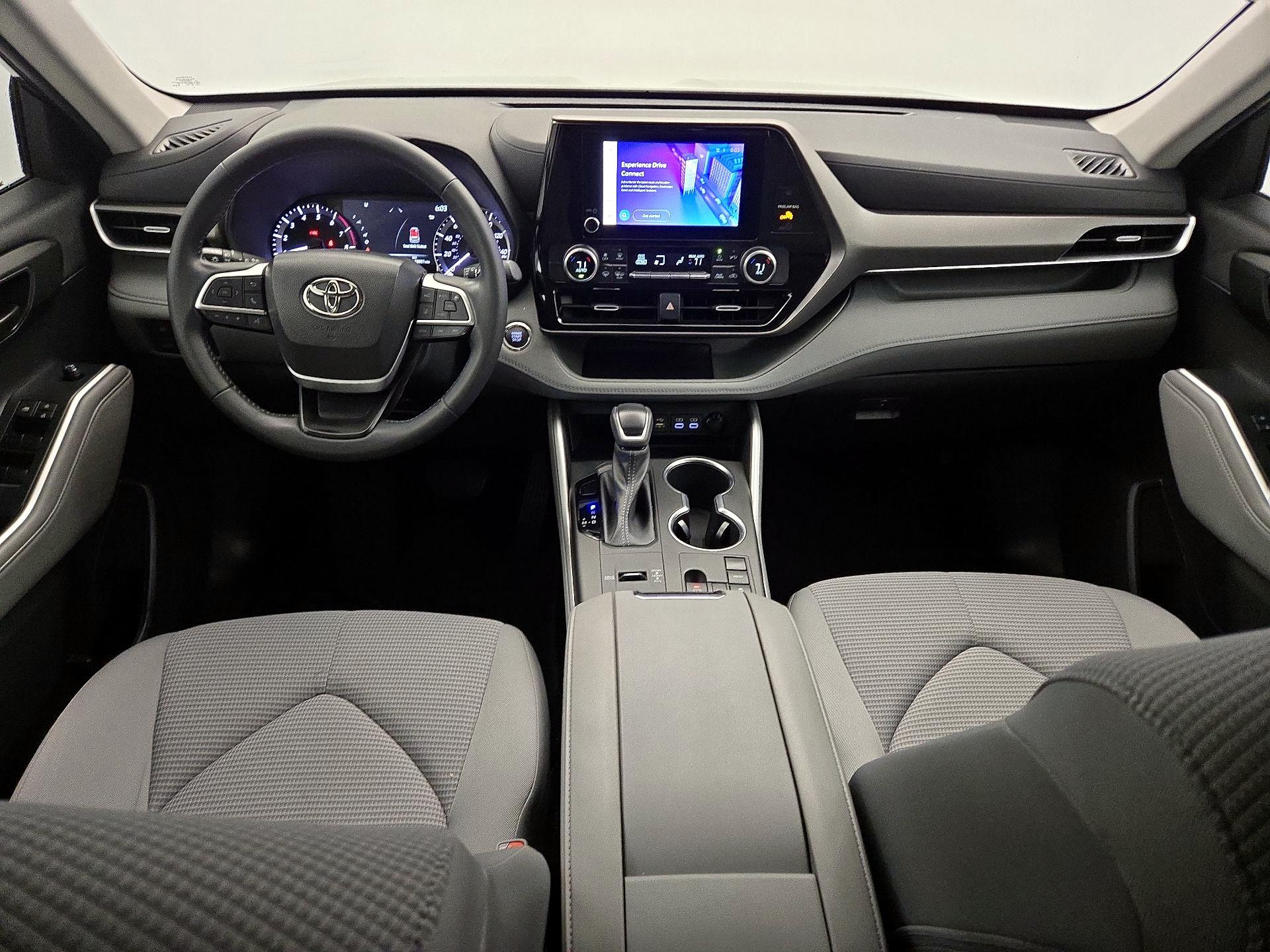 Thumbnail: 2023 Toyota Highlander - 9