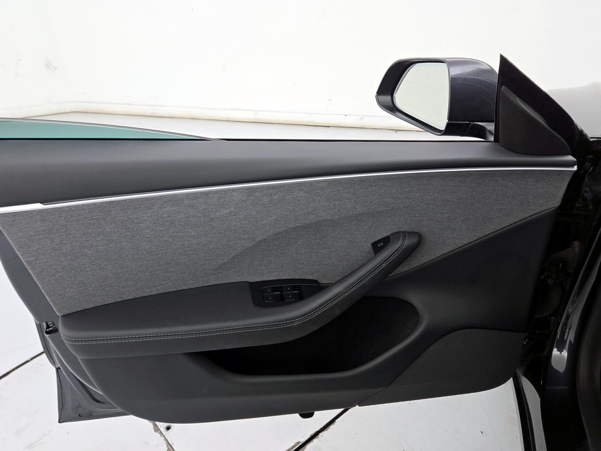 Thumbnail: 2025 Tesla Model 3 - 12