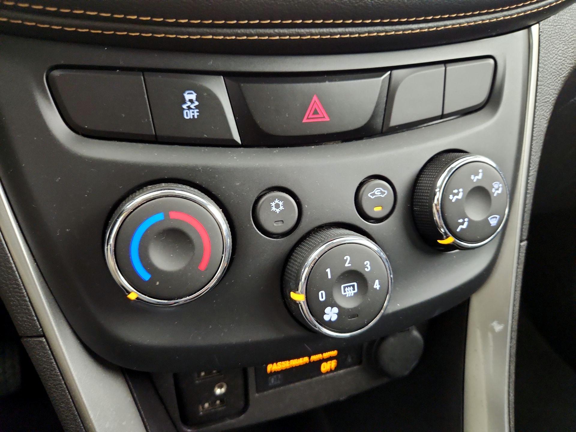 Thumbnail: 2017 Chevrolet Trax - 14