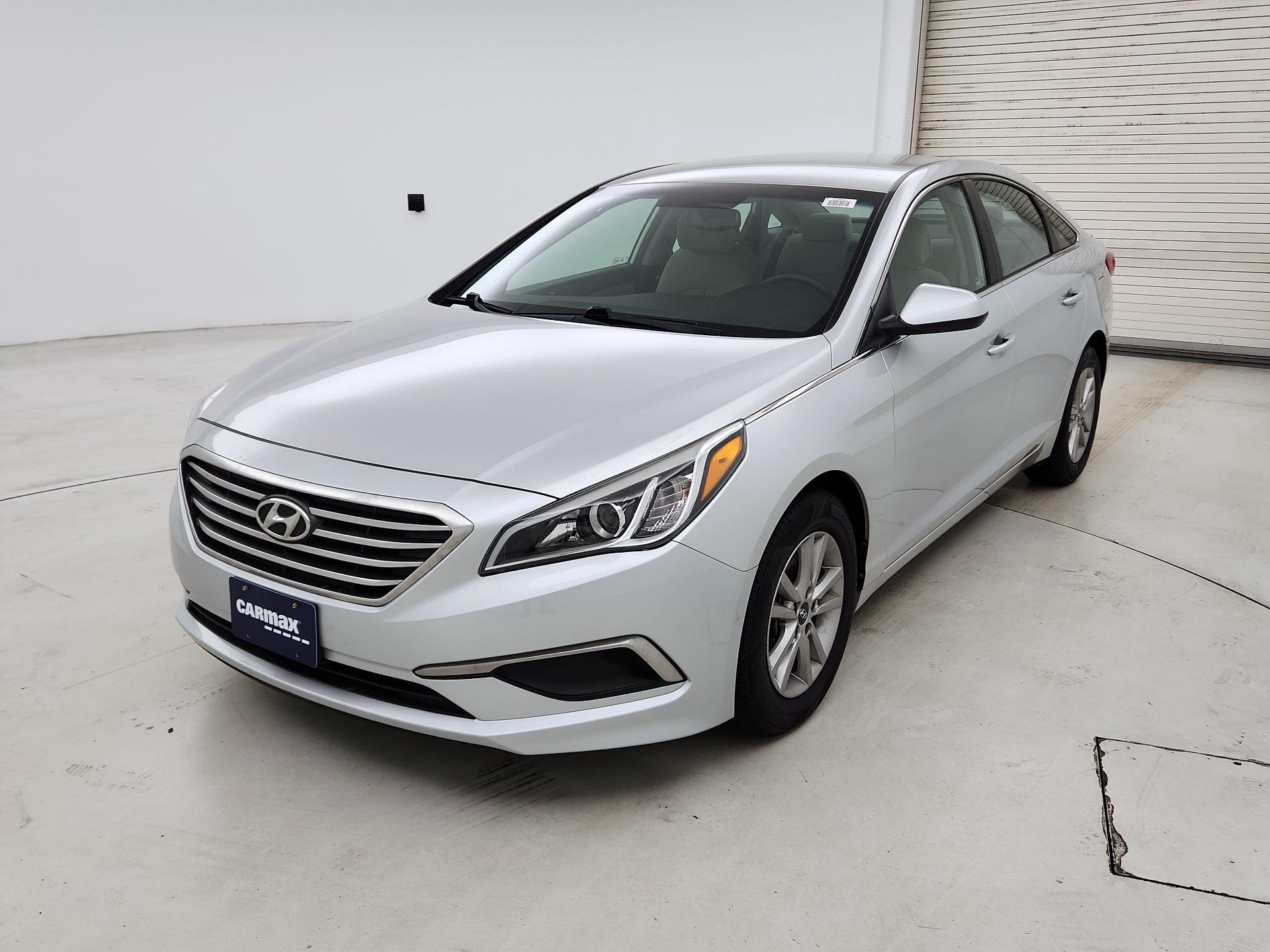 Thumbnail: 2016 Hyundai Sonata - 3