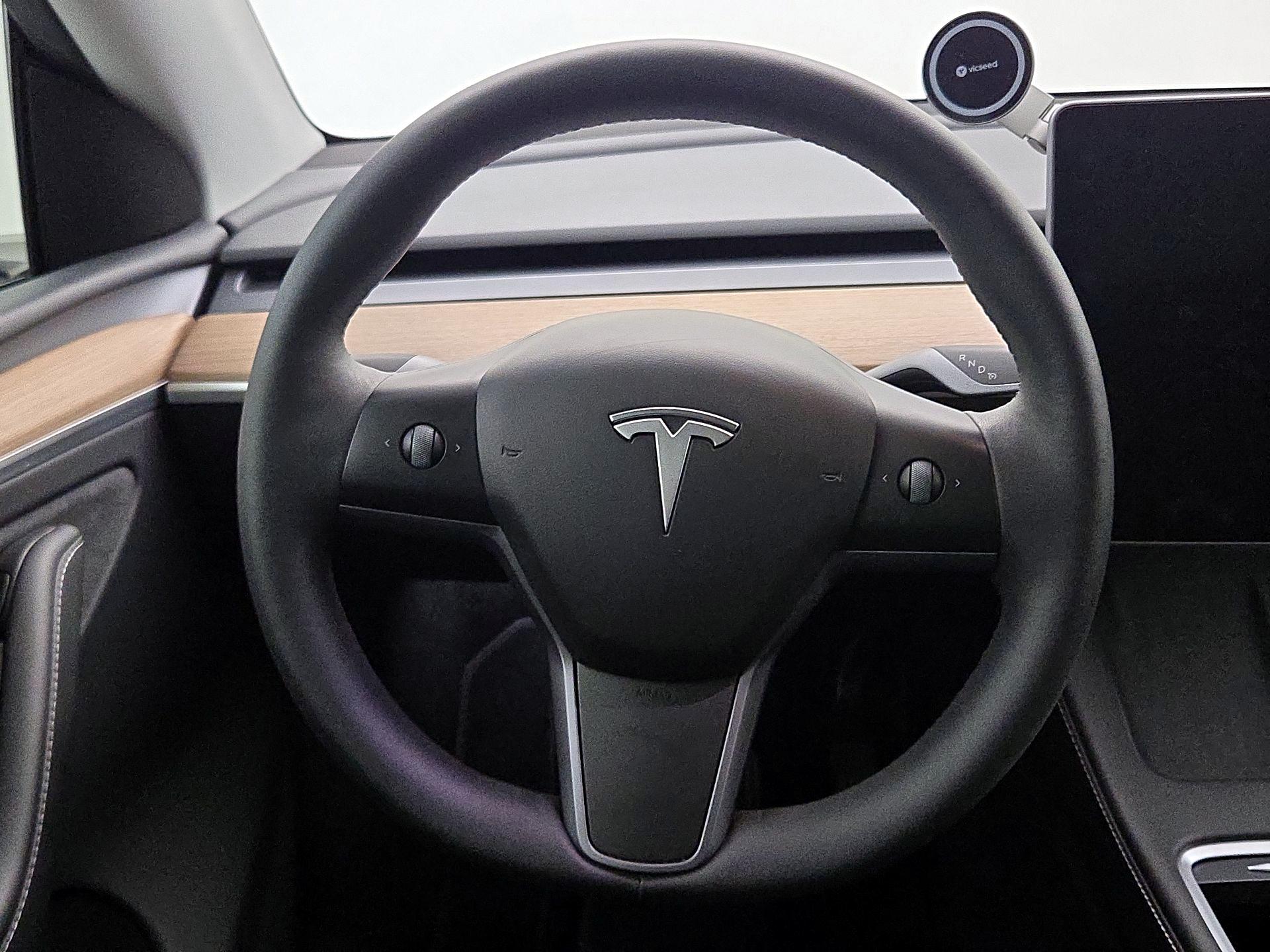 Thumbnail: 2023 Tesla Model Y - 10