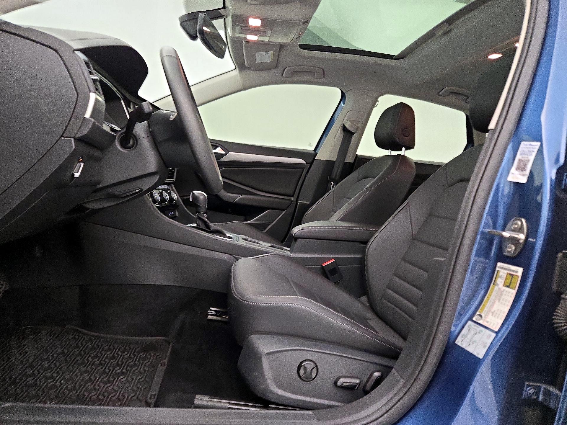 Thumbnail: 2021 Volkswagen Jetta - 11