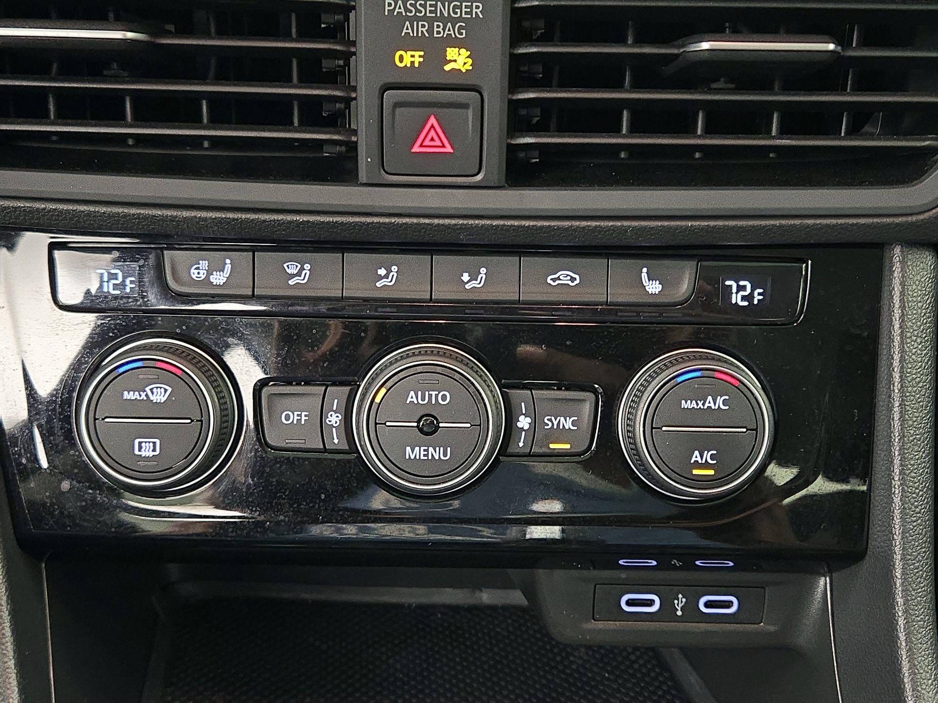 Thumbnail: 2021 Volkswagen Jetta - 16