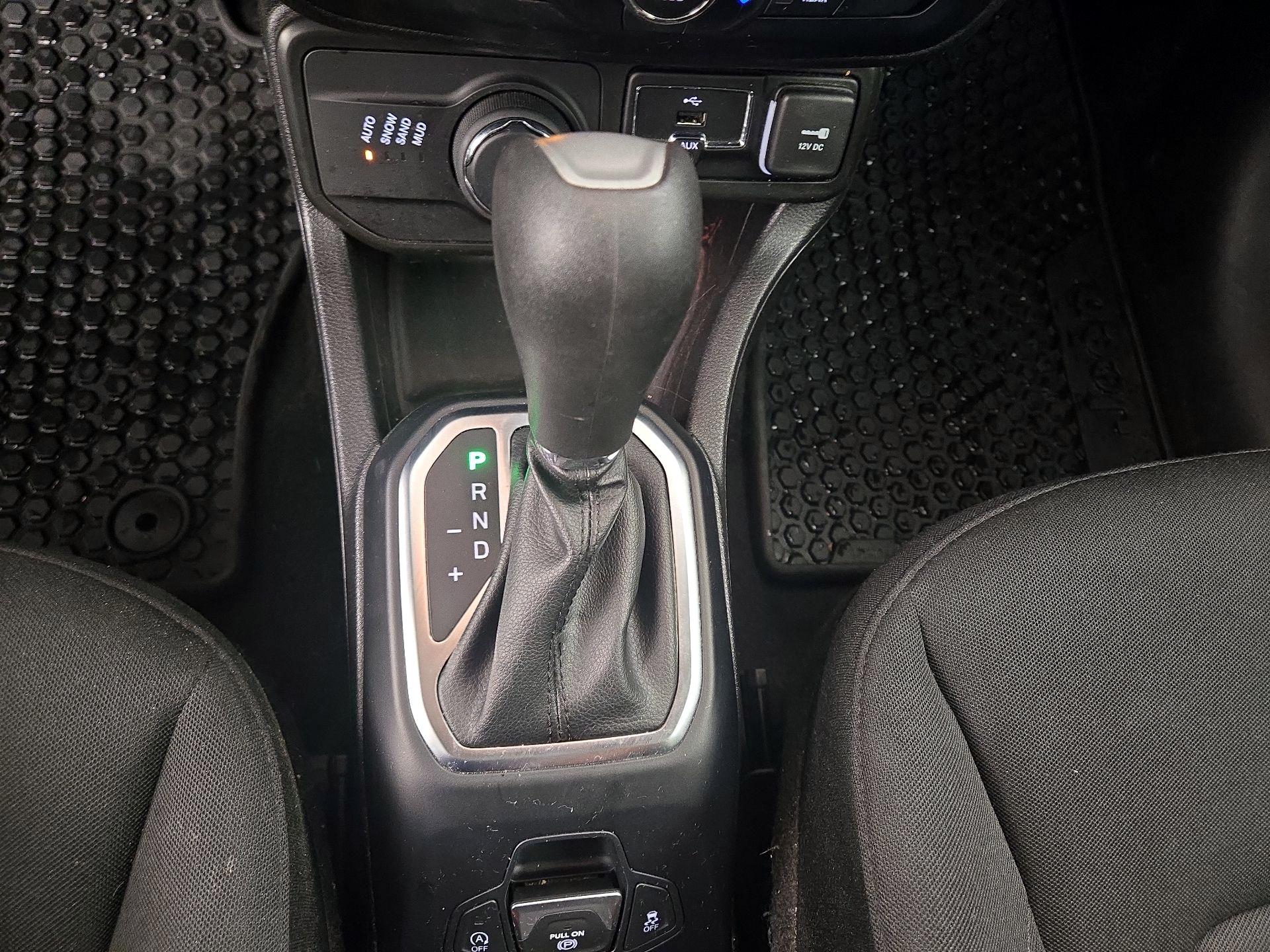 Thumbnail: 2020 Jeep Renegade - 17