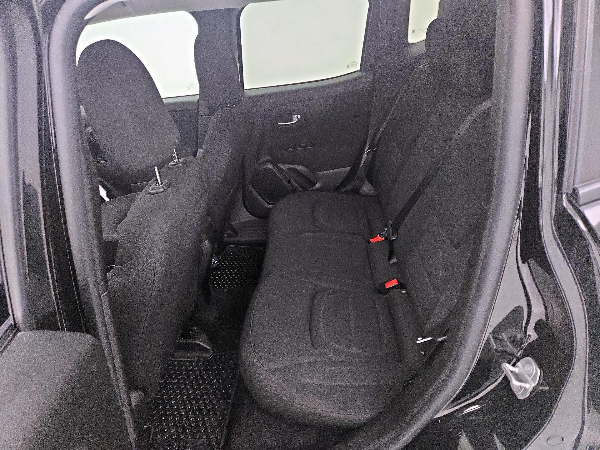 Thumbnail: 2020 Jeep Renegade - 19