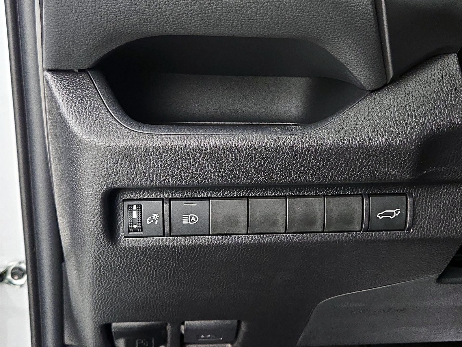2025 Toyota RAV4 XLE Premium - Photo 14