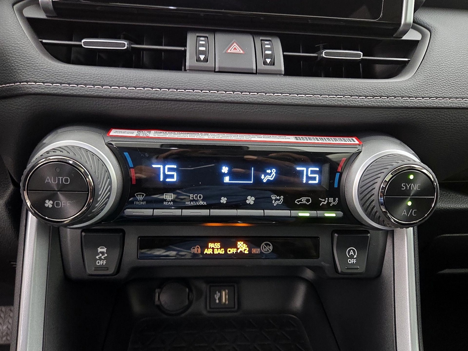2025 Toyota RAV4 XLE Premium - Photo 17