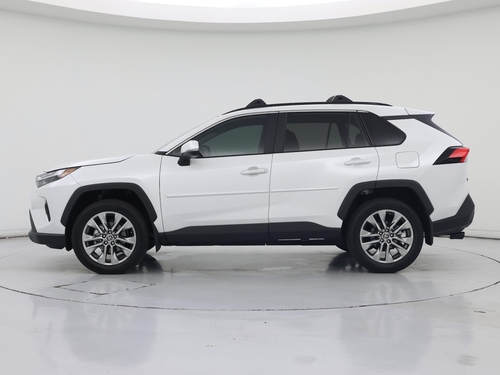 2025 Toyota RAV4 XLE Premium - Photo 4