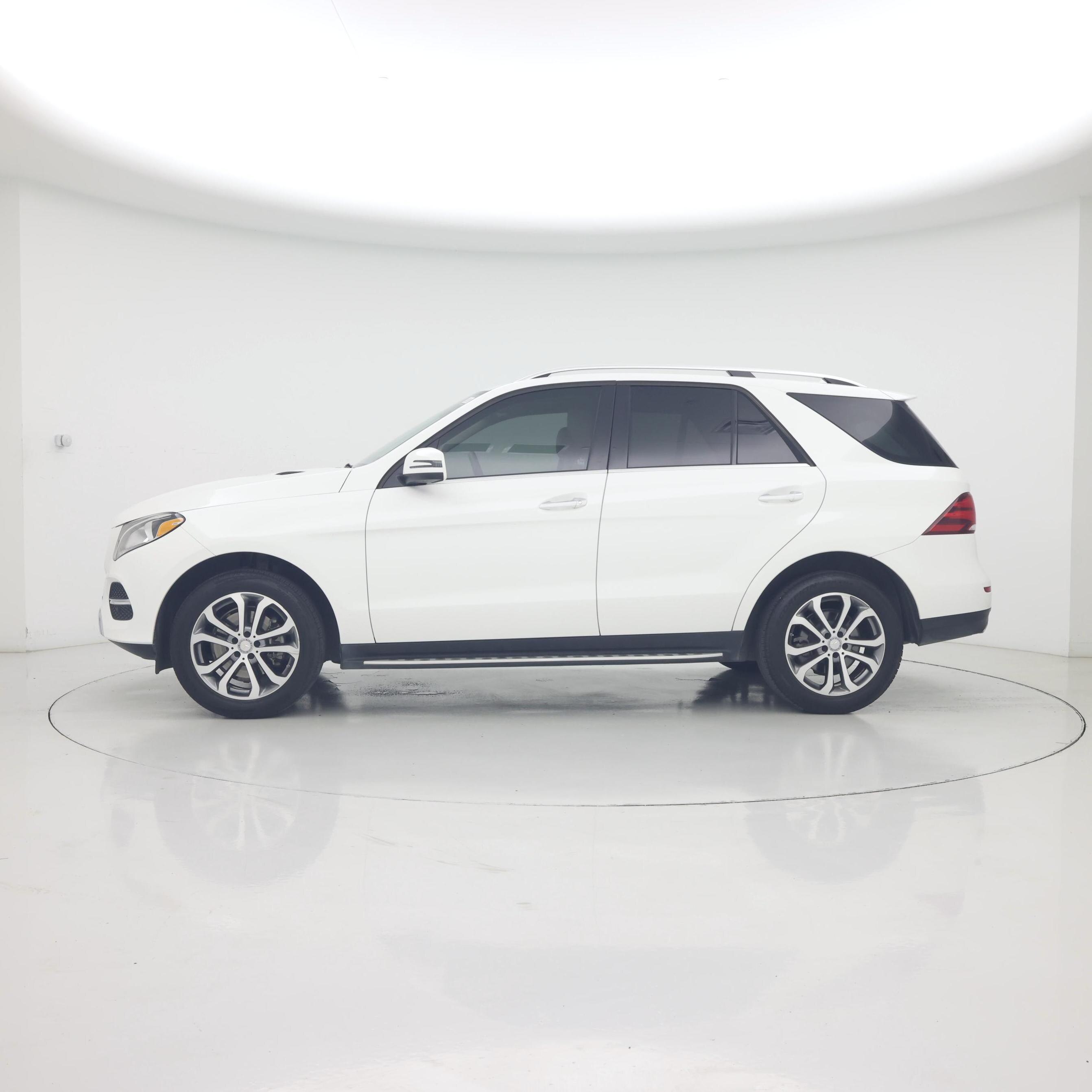 Thumbnail: 2017 Mercedes-Benz GLE - 3