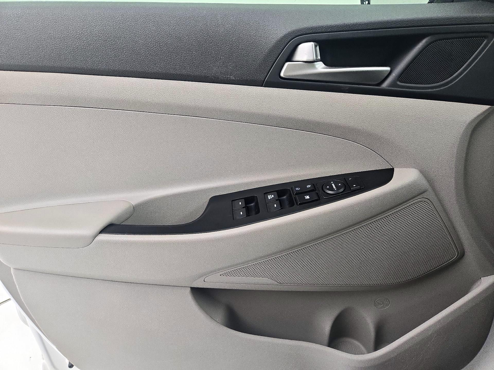 Thumbnail: 2019 Hyundai Tucson - 12