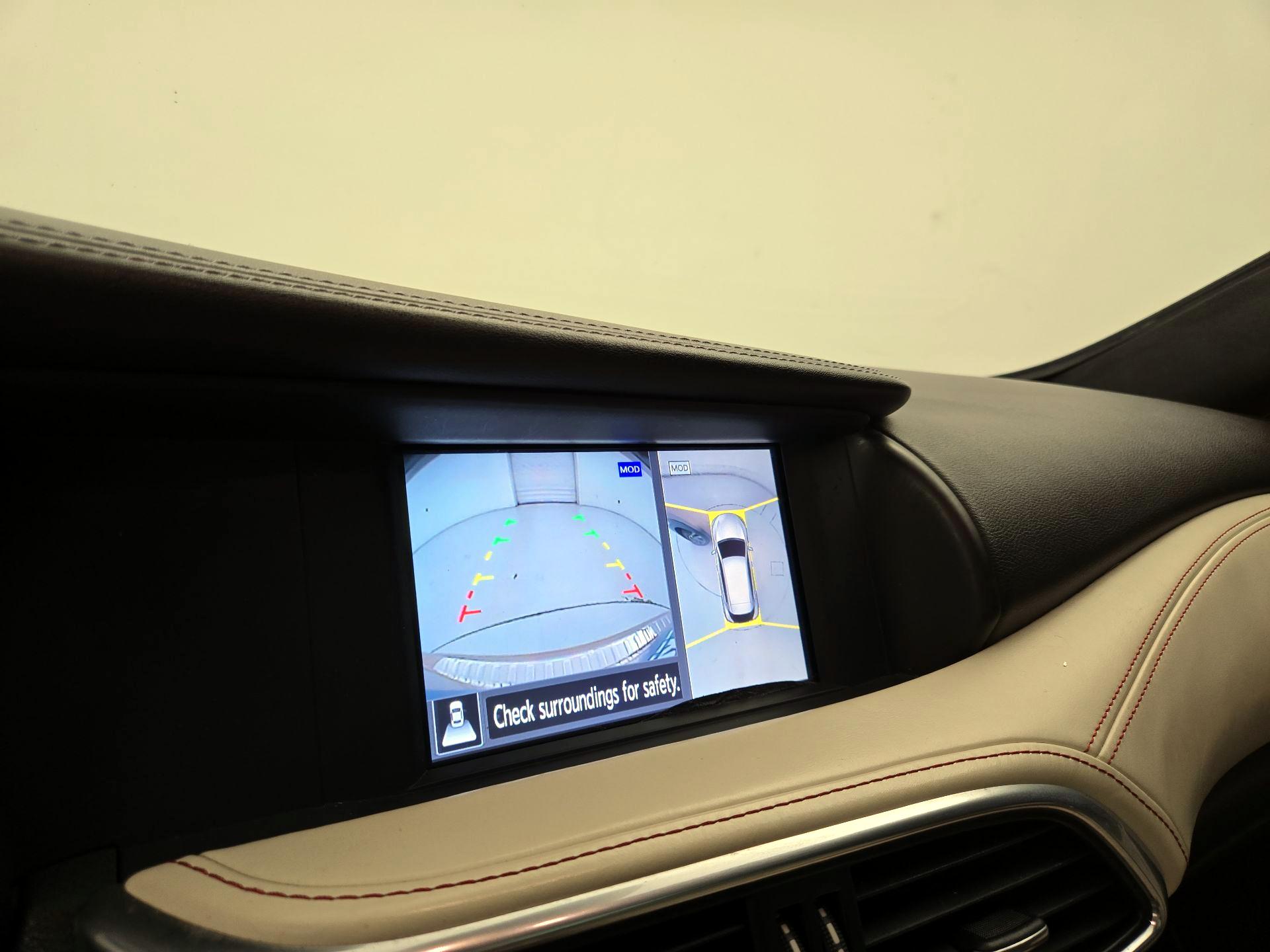 Thumbnail: 2018 INFINITI QX30 - 15