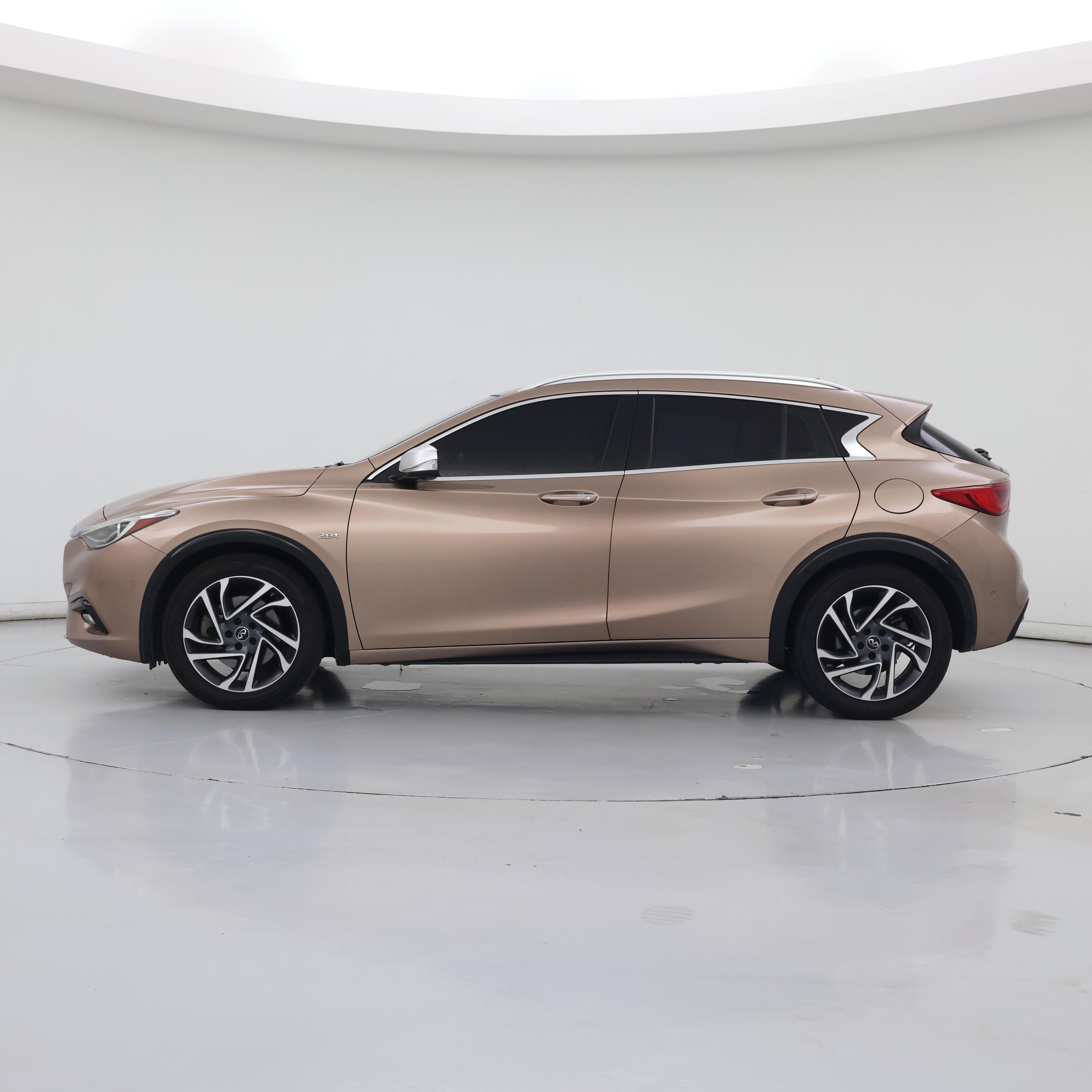 Thumbnail: 2018 INFINITI QX30 - 3