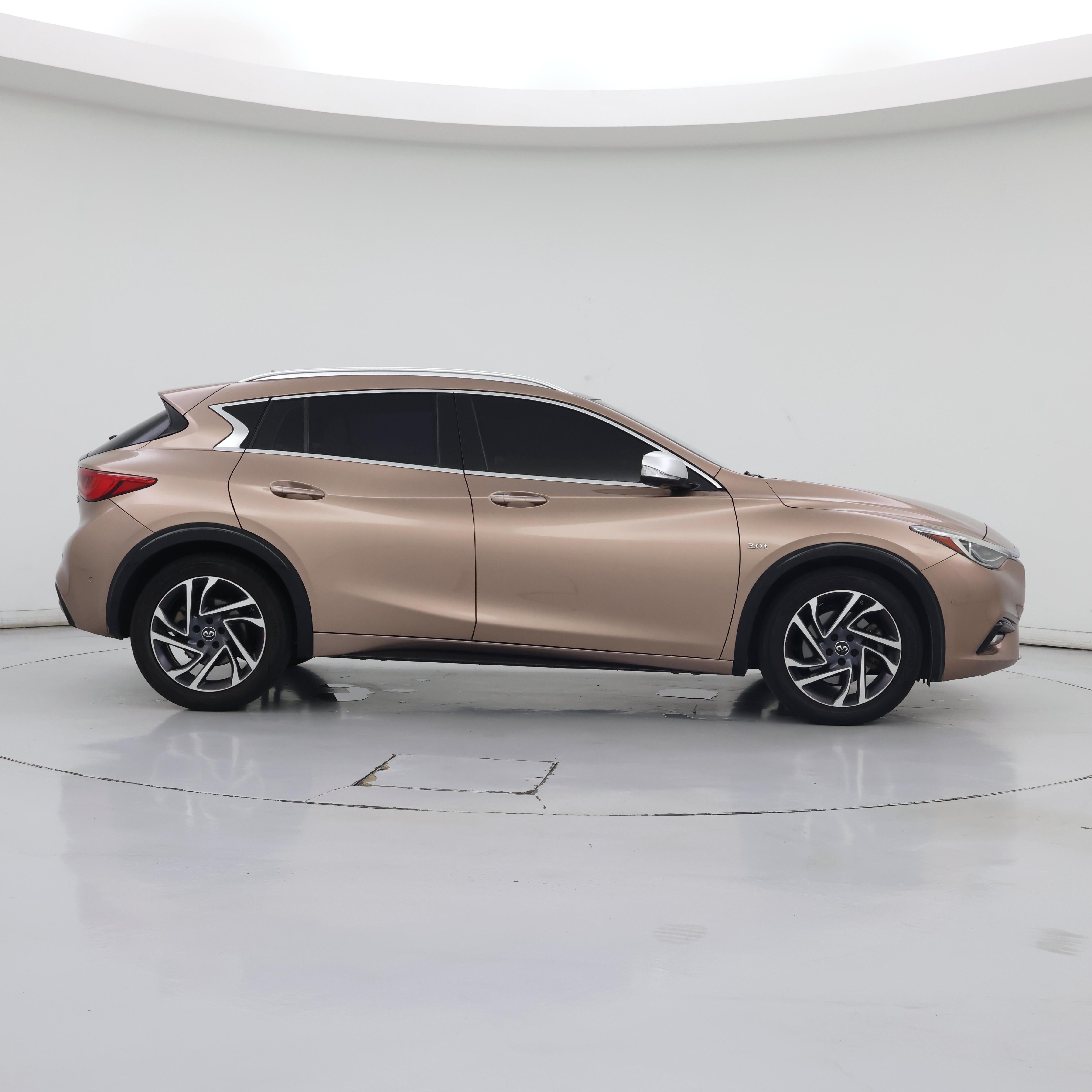 Thumbnail: 2018 INFINITI QX30 - 7