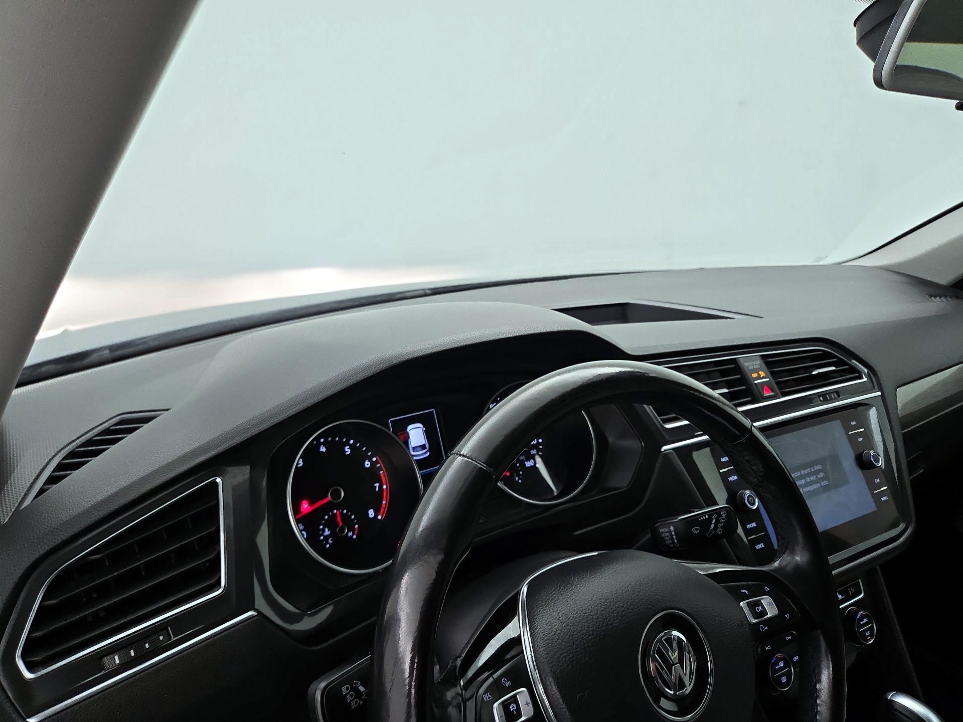 Thumbnail: 2018 Volkswagen Tiguan - 9