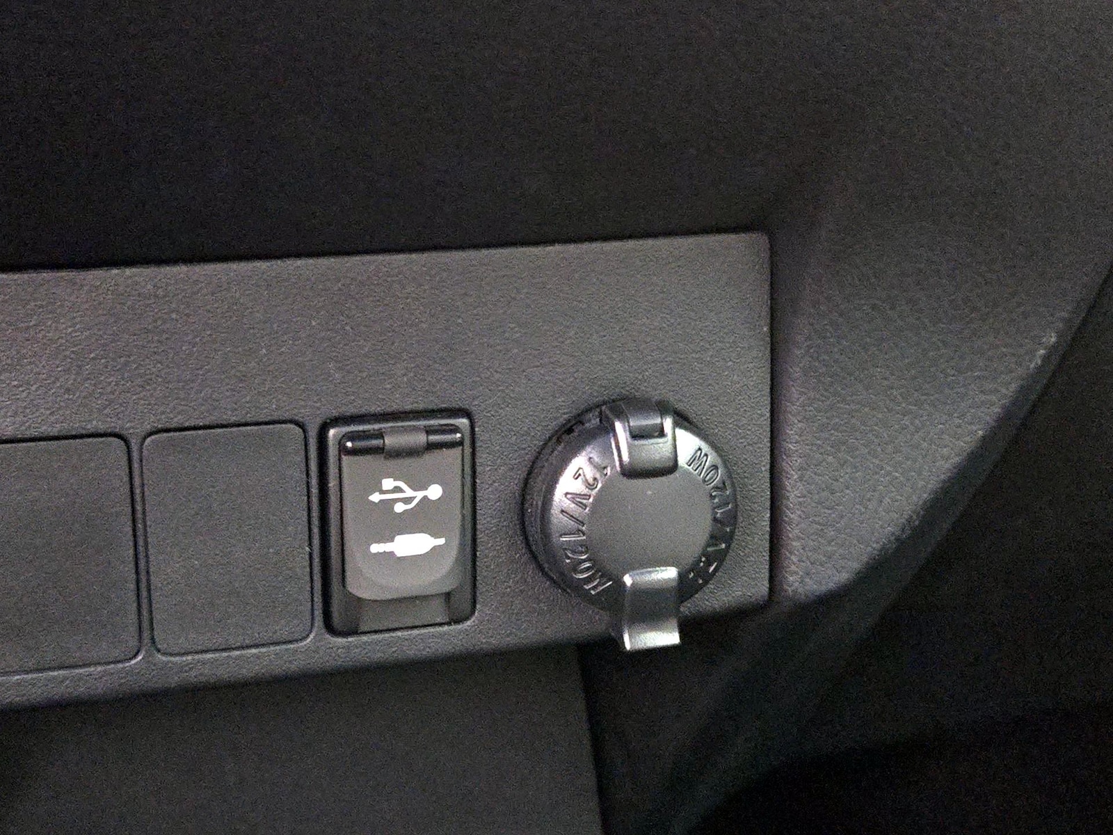 2017 Toyota RAV4 Limited - Photo 20