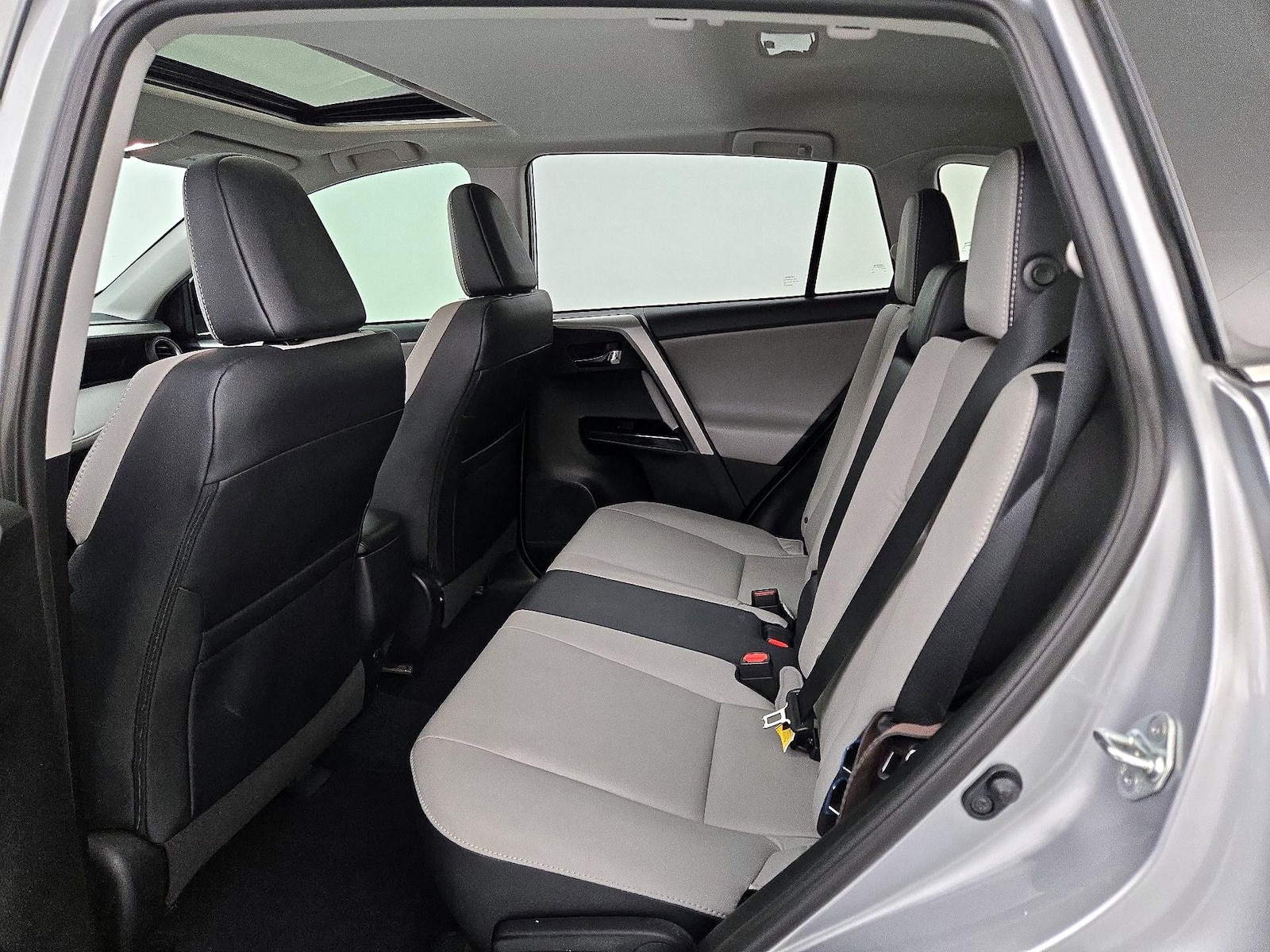 2017 Toyota RAV4 Limited - Photo 22