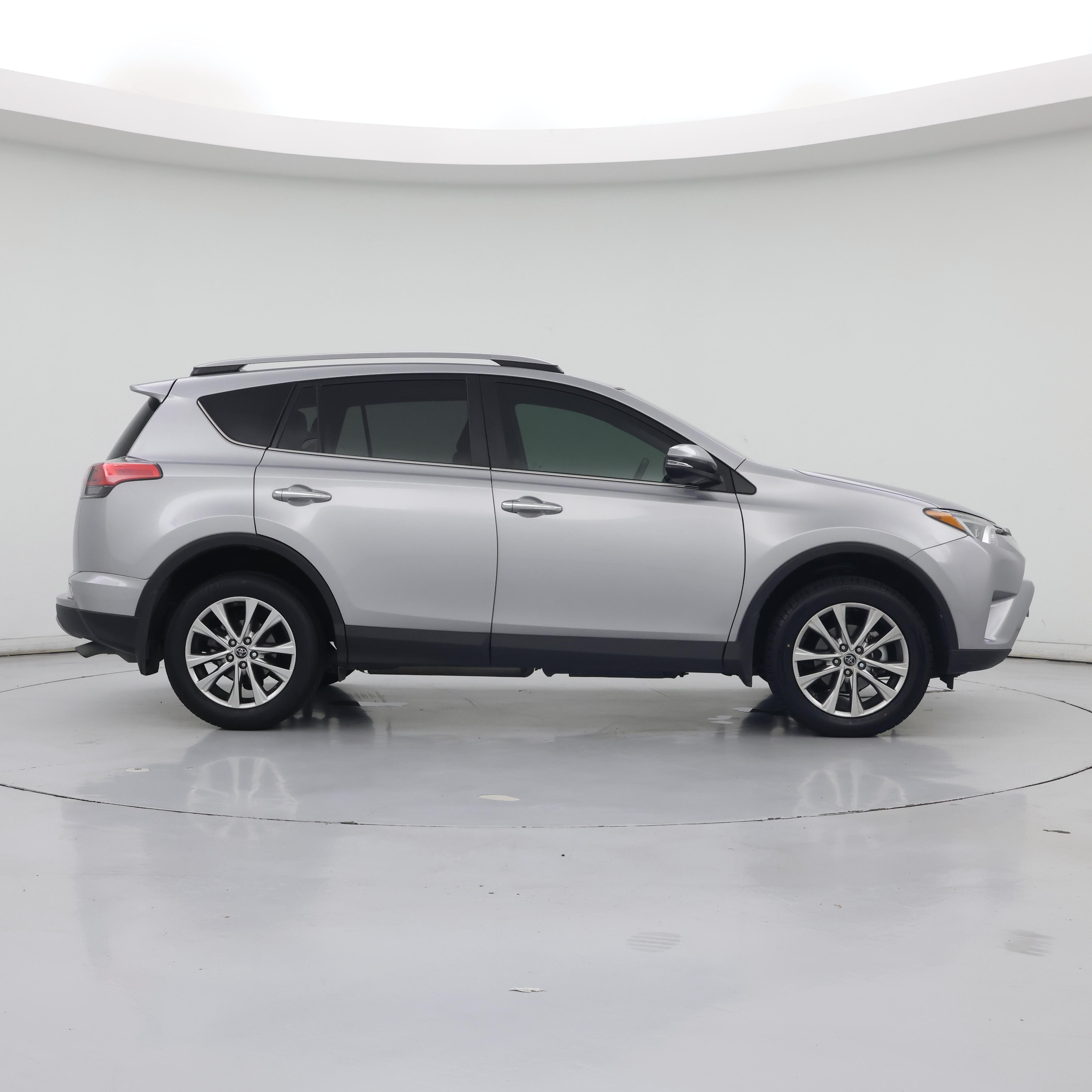 Thumbnail: 2017 Toyota RAV4 - 7