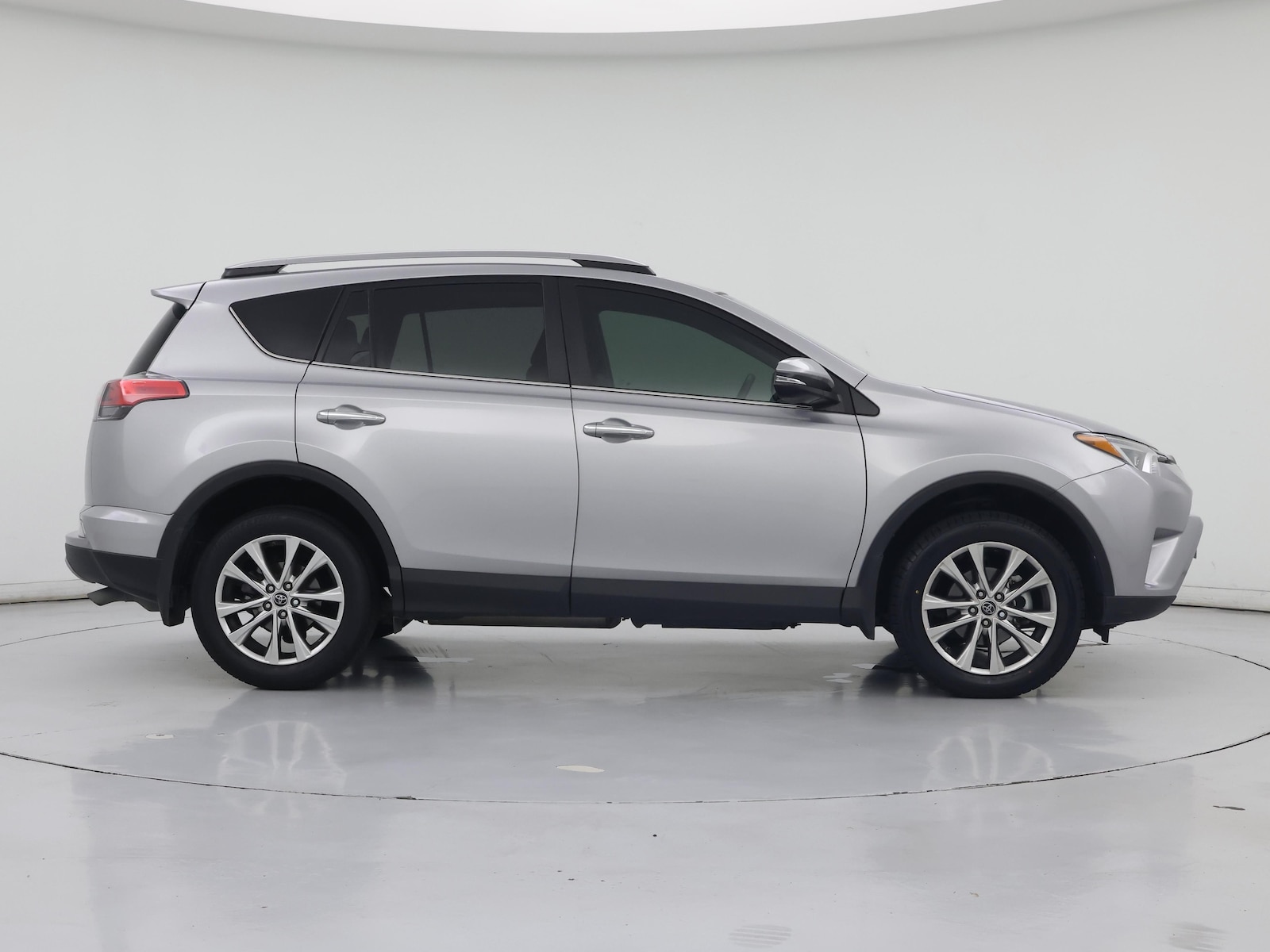 2017 Toyota RAV4 Limited - Photo 8