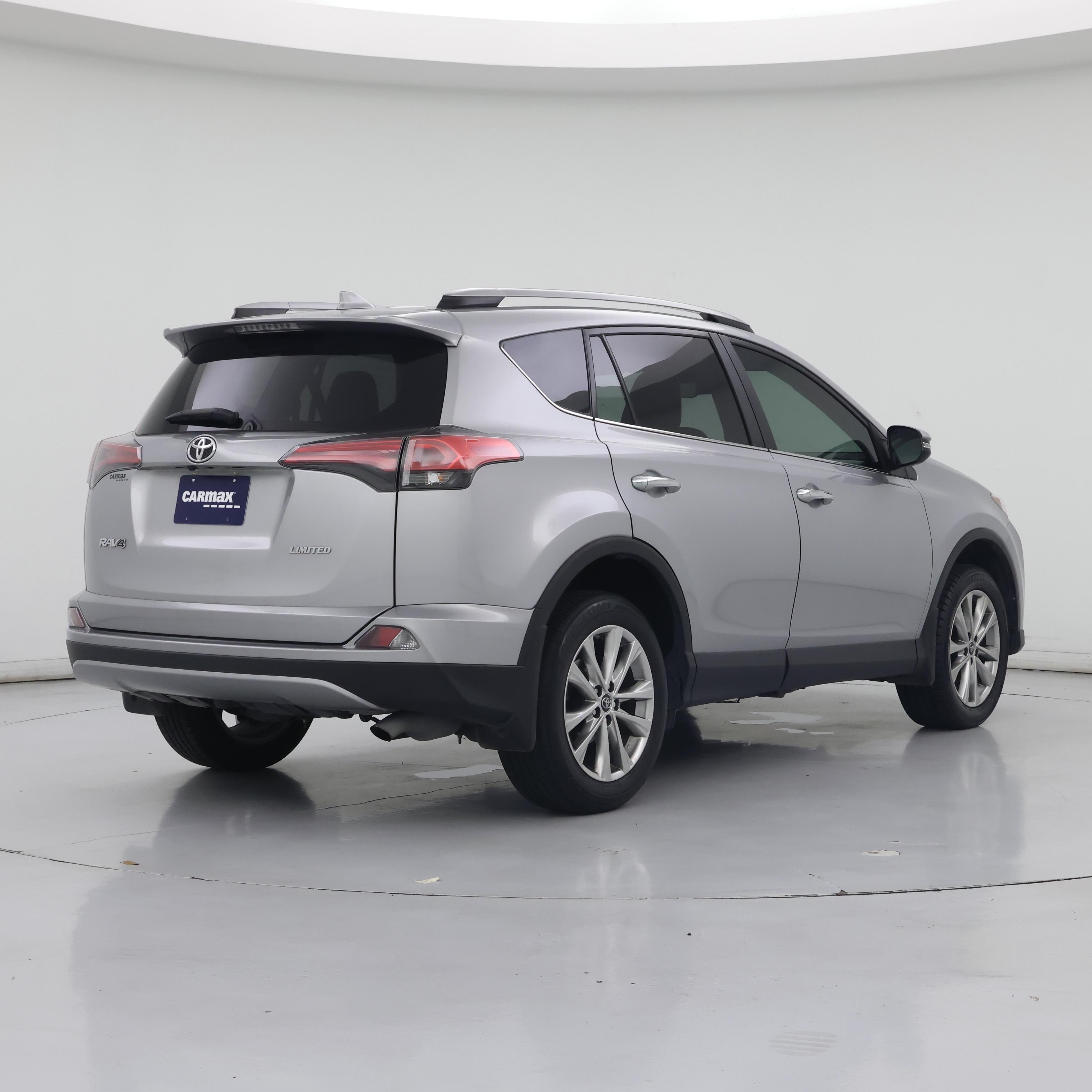 Thumbnail: 2017 Toyota RAV4 - 8