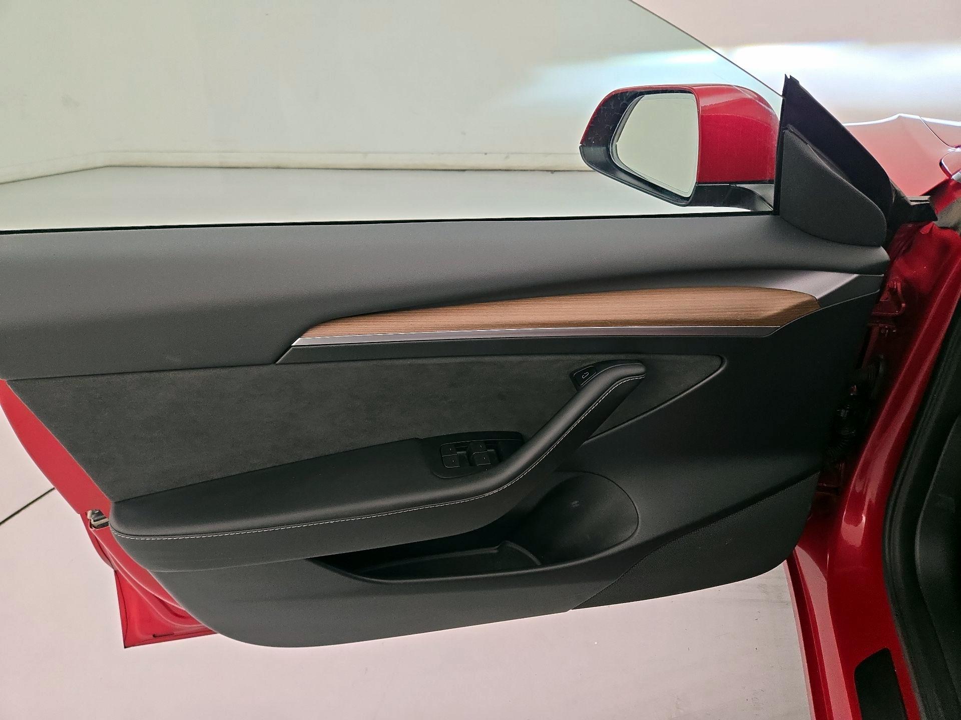 Thumbnail: 2023 Tesla Model 3 - 12