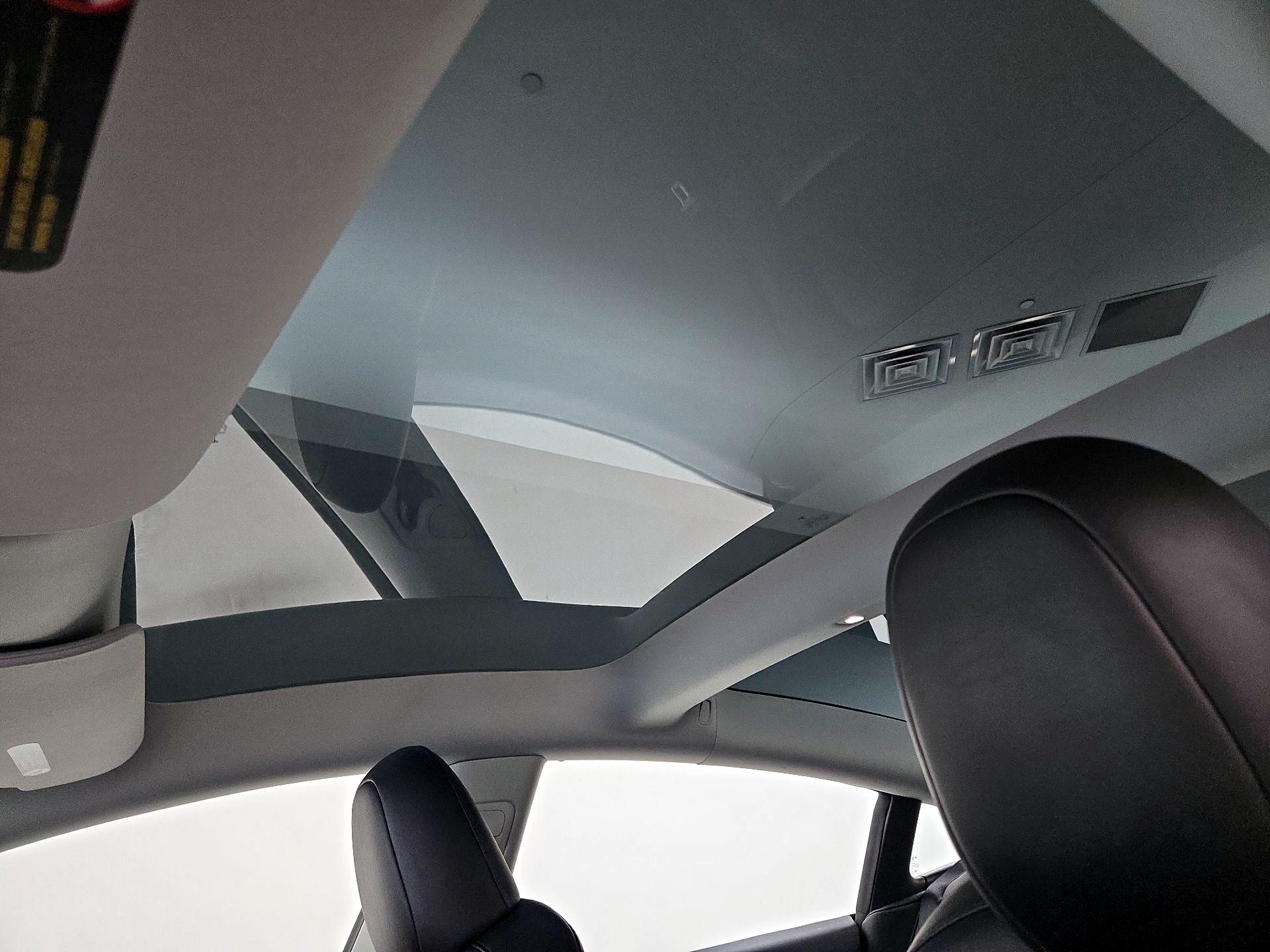Thumbnail: 2023 Tesla Model 3 - 18