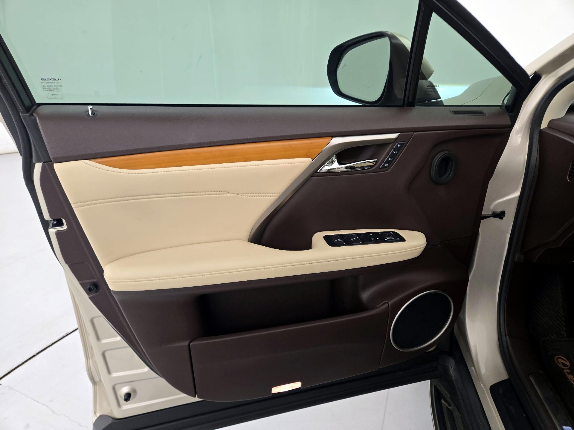 Thumbnail: 2018 Lexus RX - 12