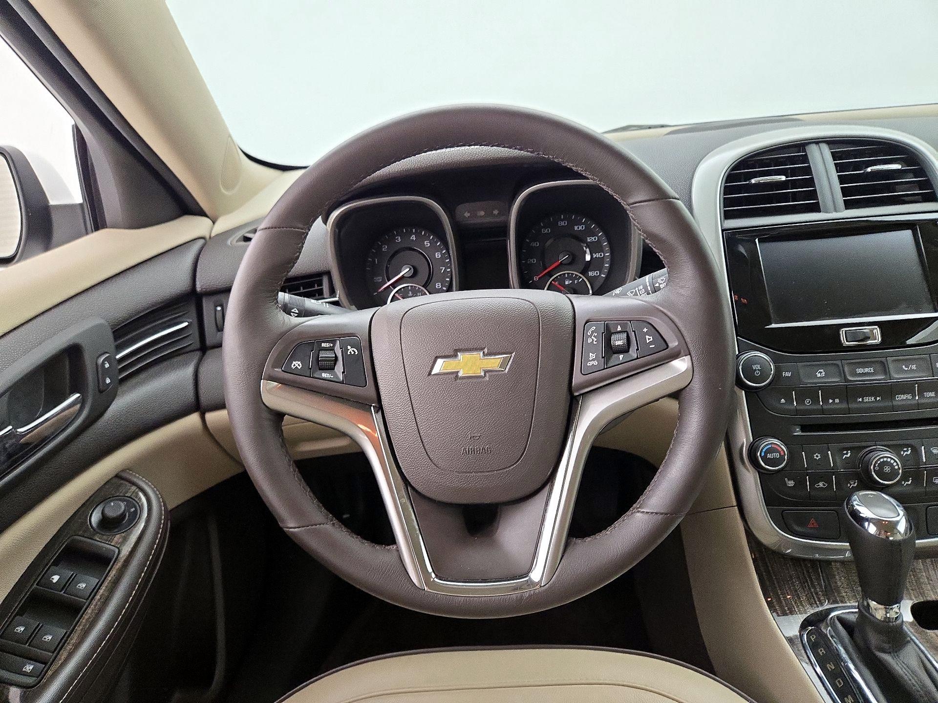 Thumbnail: 2015 Chevrolet Malibu - 10