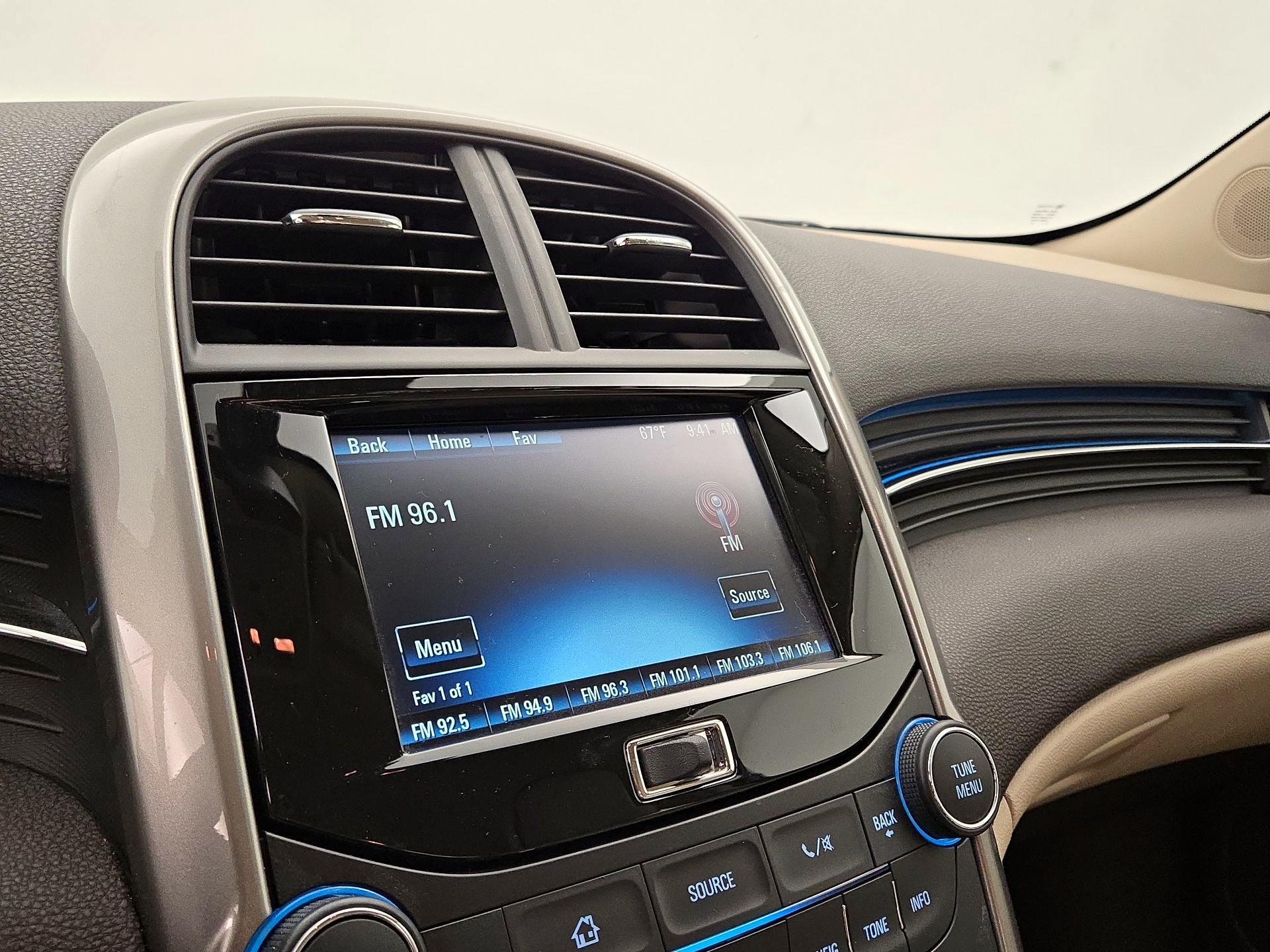 Thumbnail: 2015 Chevrolet Malibu - 15