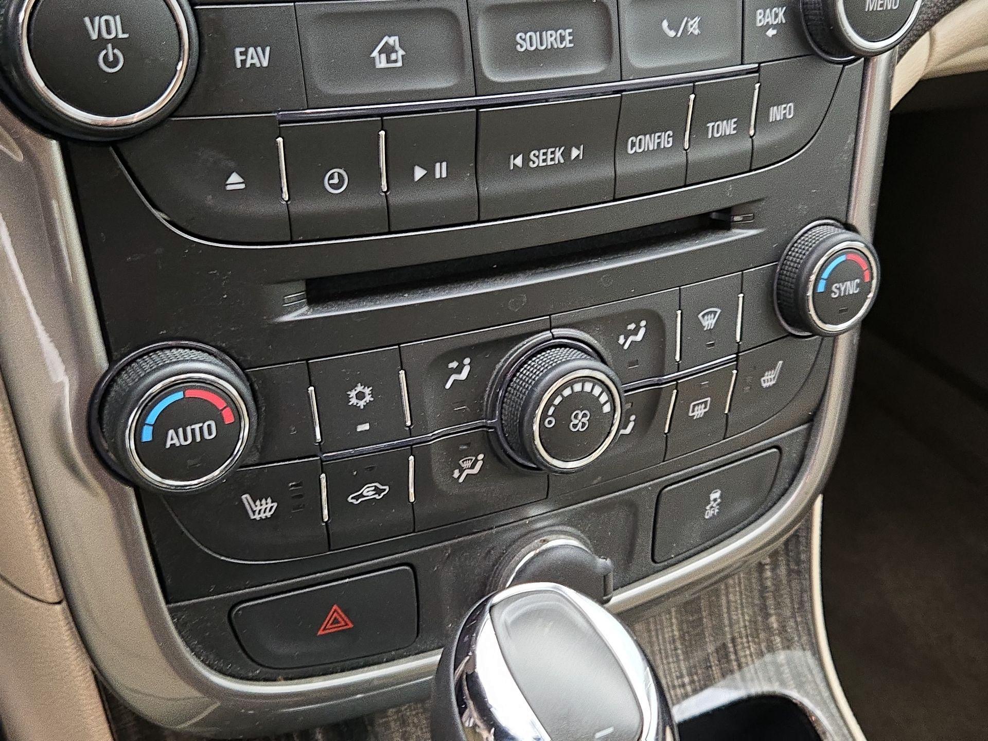 Thumbnail: 2015 Chevrolet Malibu - 16