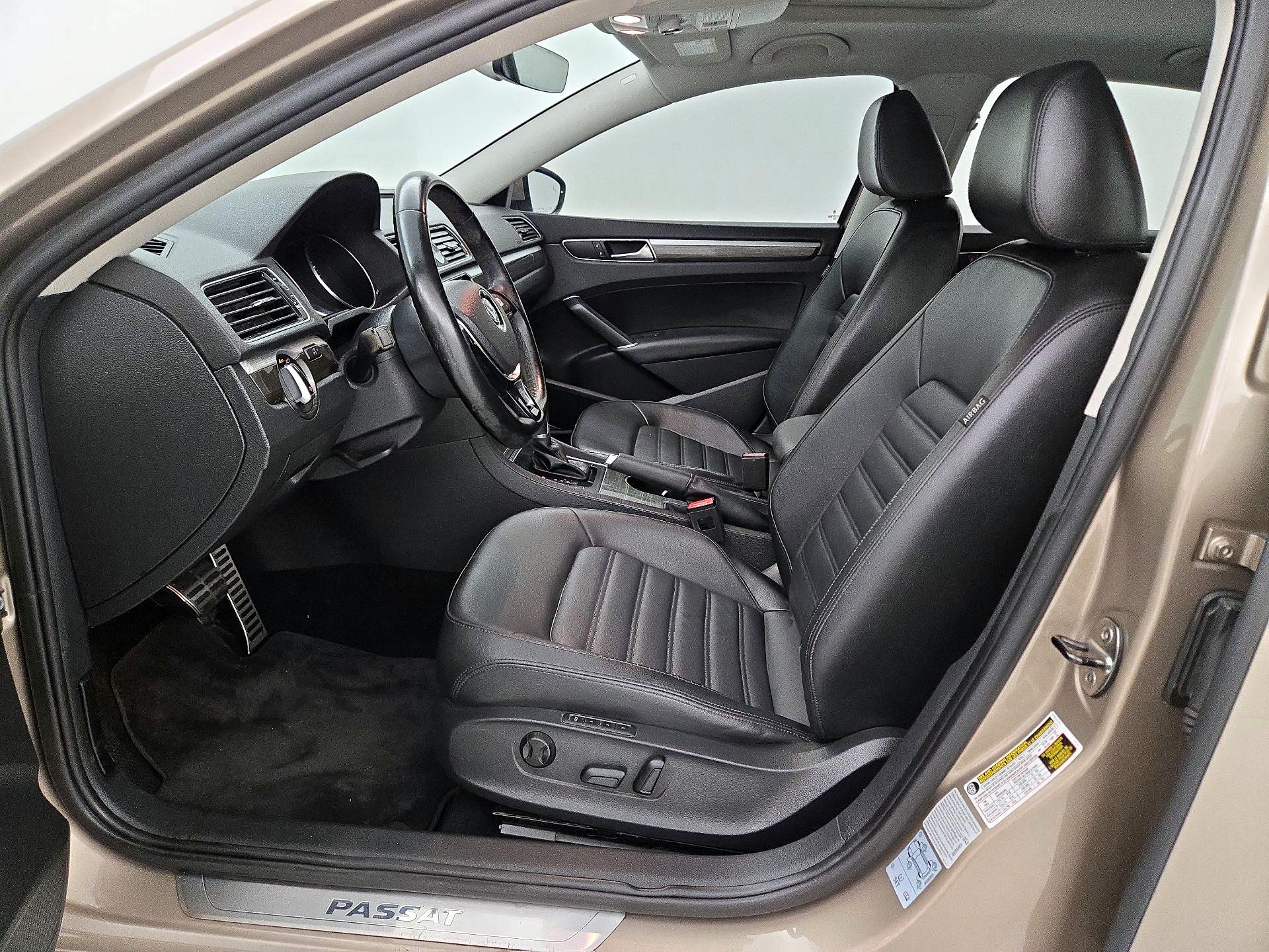 Thumbnail: 2017 Volkswagen Passat - 11