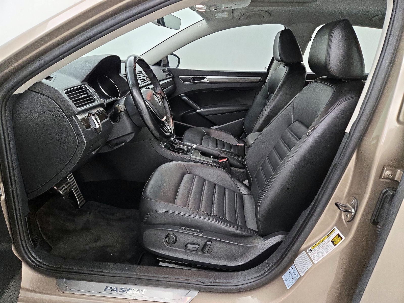 2017 Volkswagen Passat SEL Premium - Photo 12
